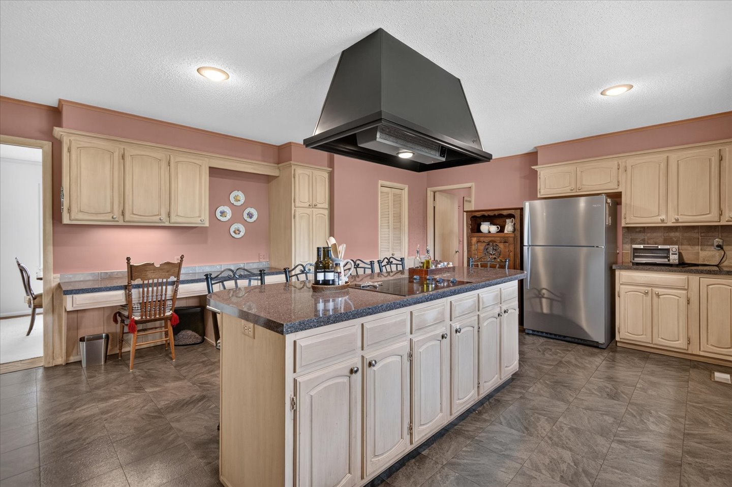 1035 Grandview Property Photo 13