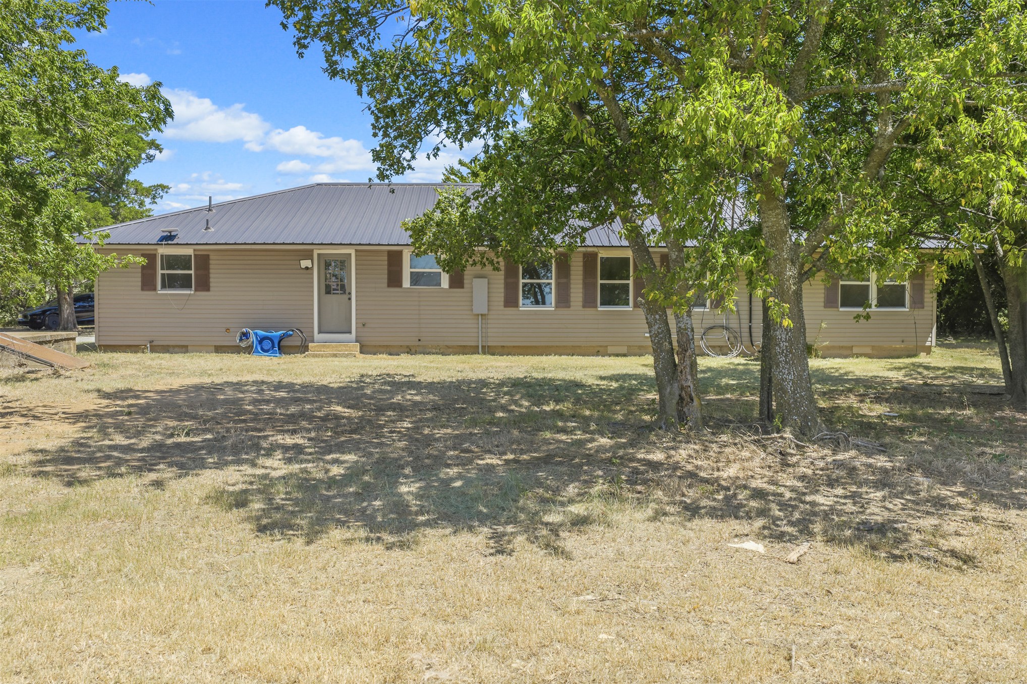 293245 E 1760 Road Property Photo 3