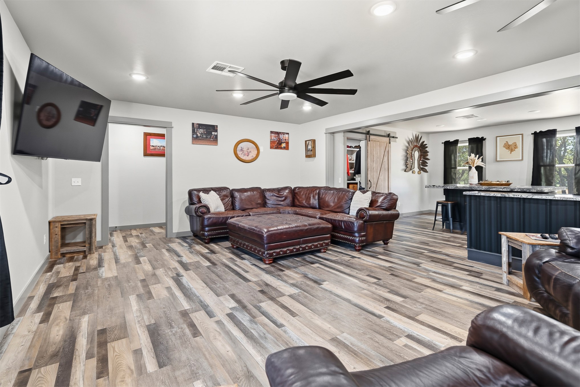293245 E 1760 Road Property Photo 6