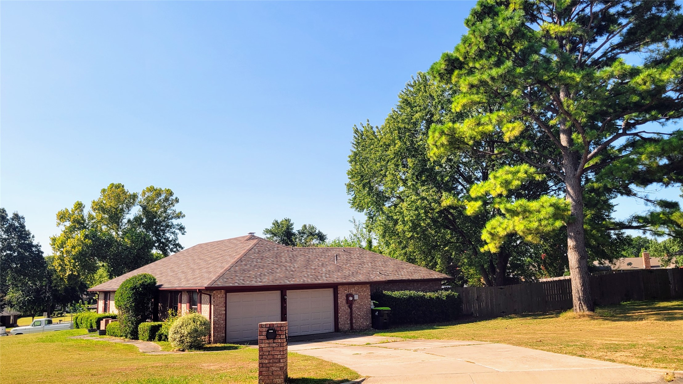 1405 Willow Brook Property Photo 2