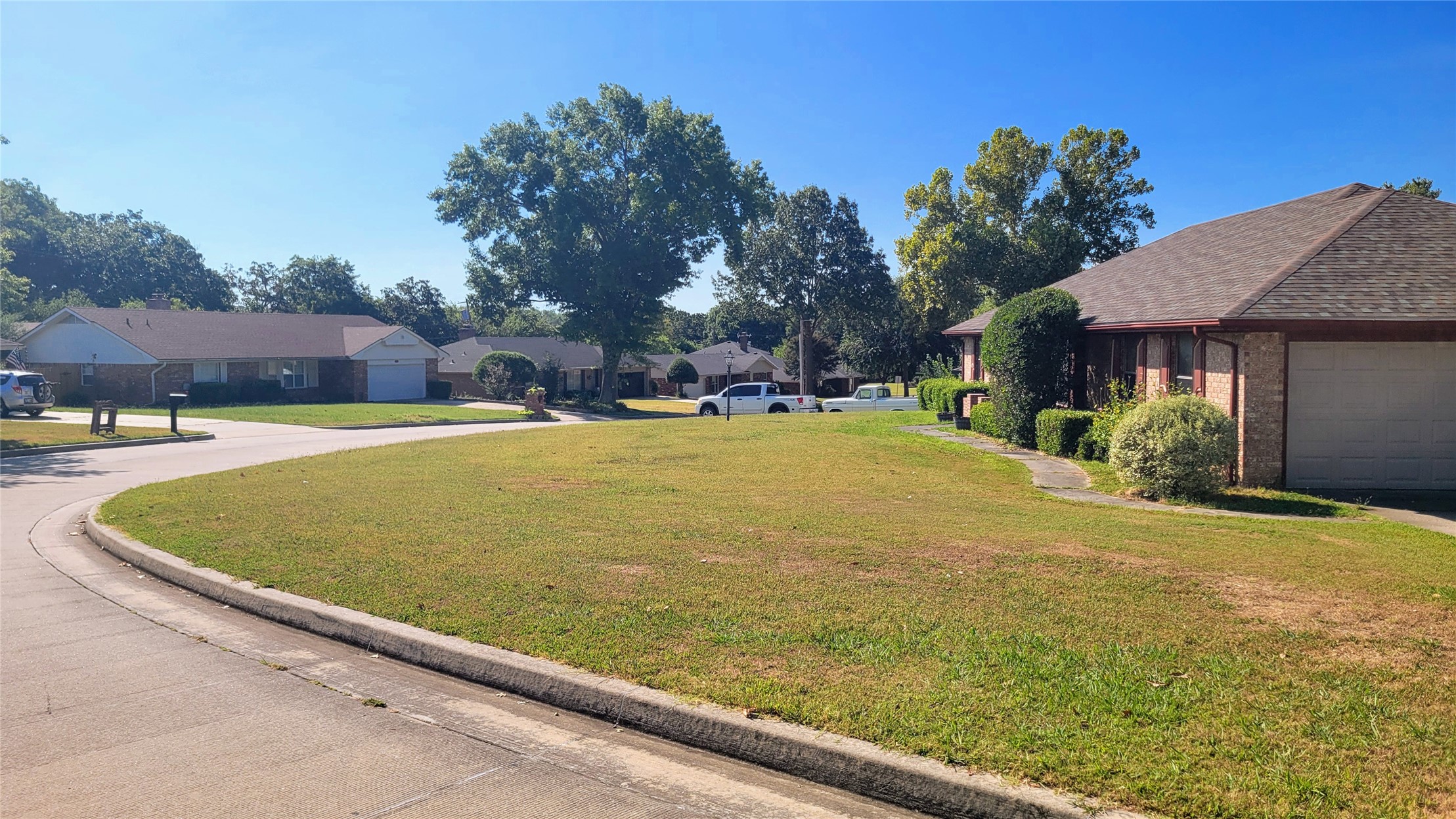 1405 Willow Brook Property Photo 3