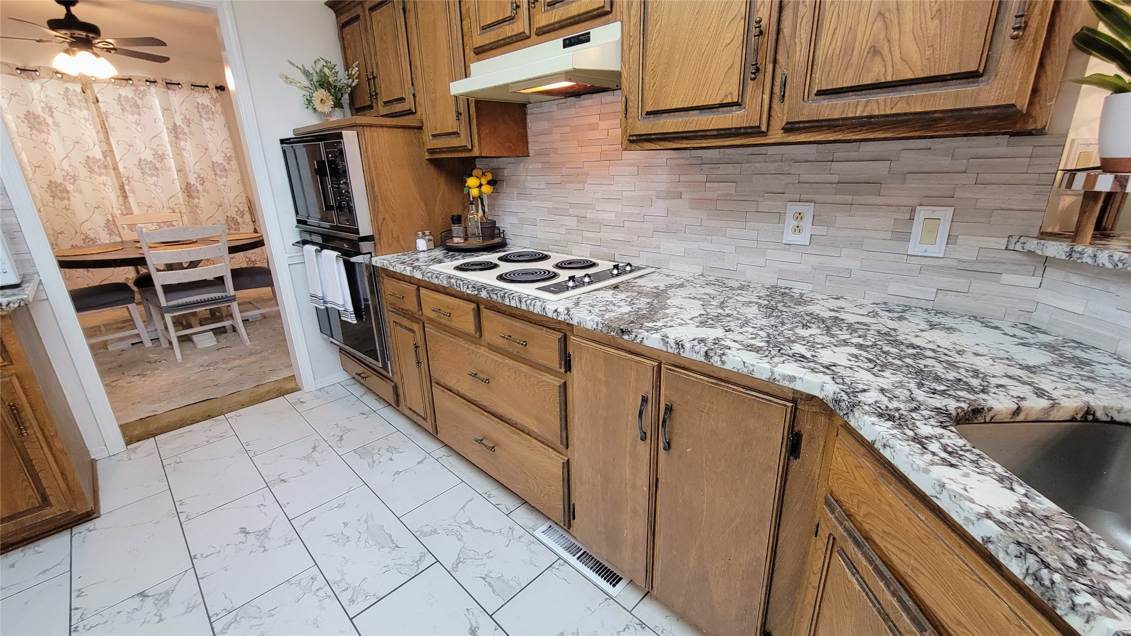1405 Willow Brook Property Photo 17
