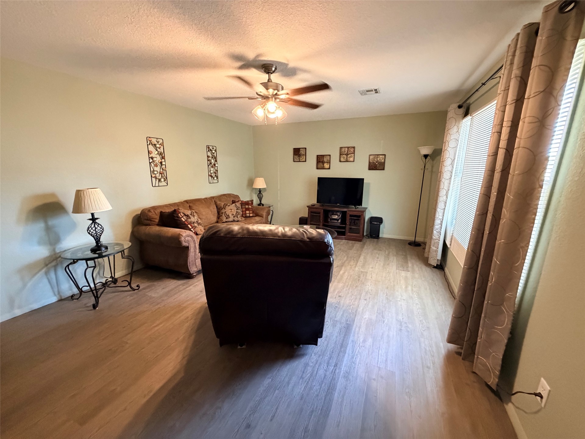 23355 Flax Avenue Property Photo 4