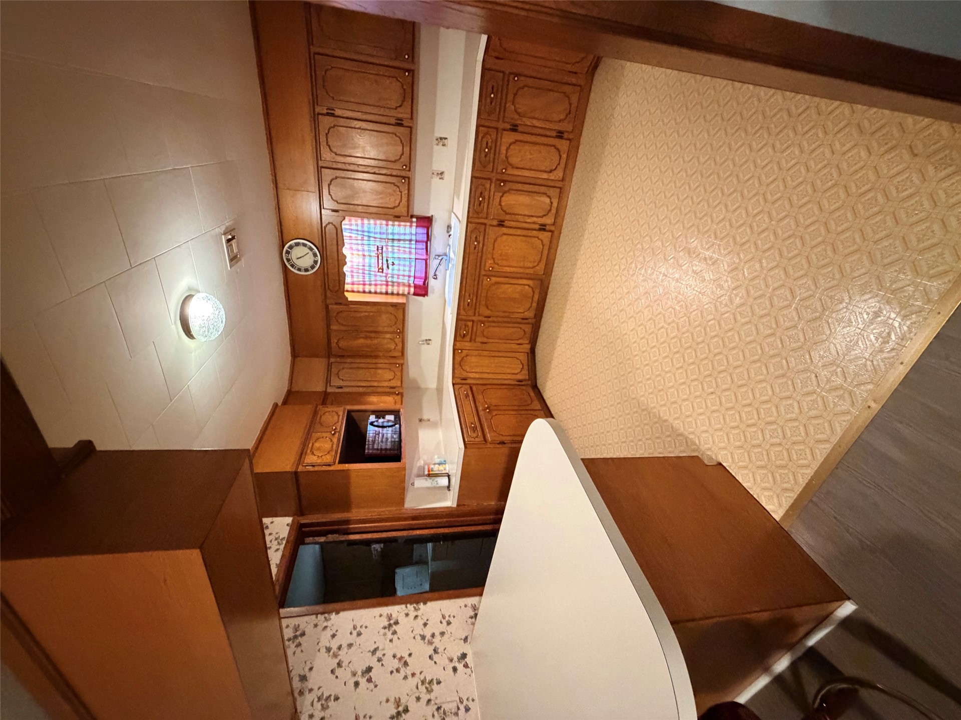 23355 Flax Avenue Property Photo 6