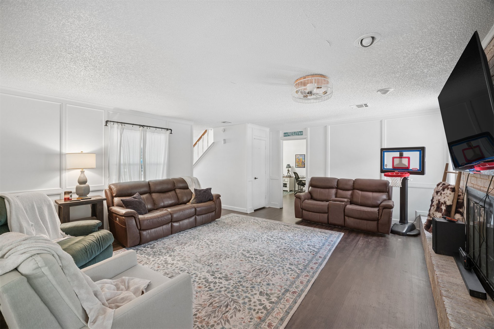 24615 E Sisemore Street Property Photo 8