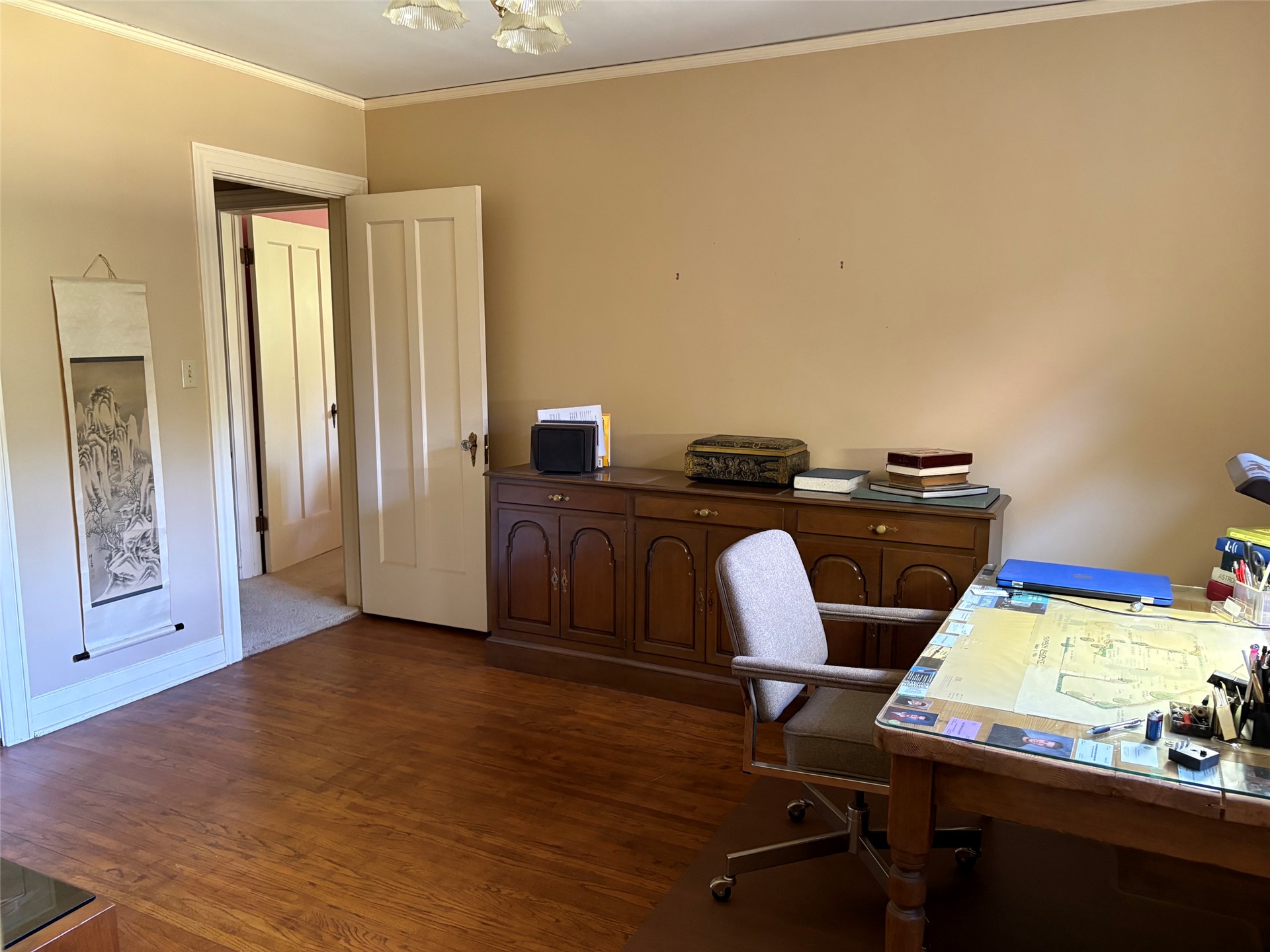 1913 E 37th Street Property Photo 8