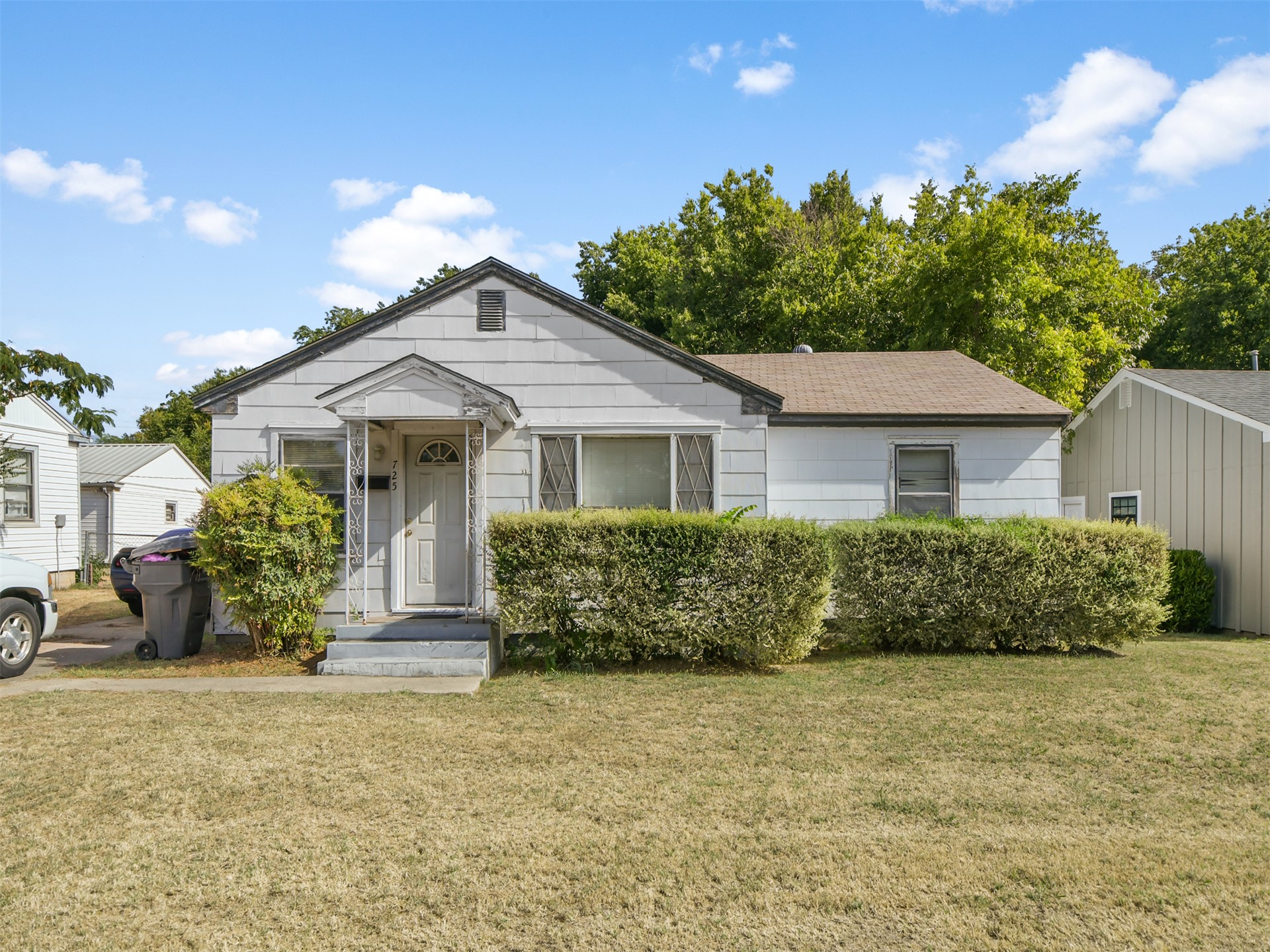725 Ash Property Photo 1