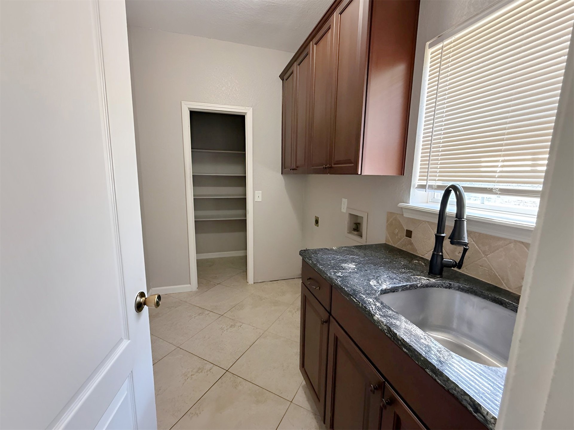 4105 W Elgin Street Property Photo 8