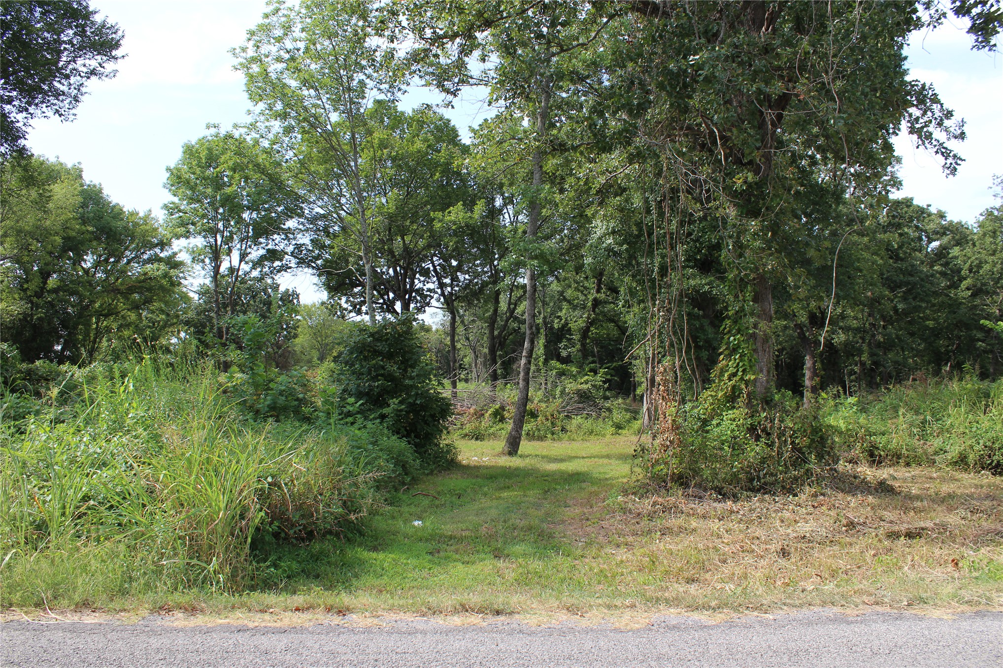 422806 E 1150 Property Photo 2