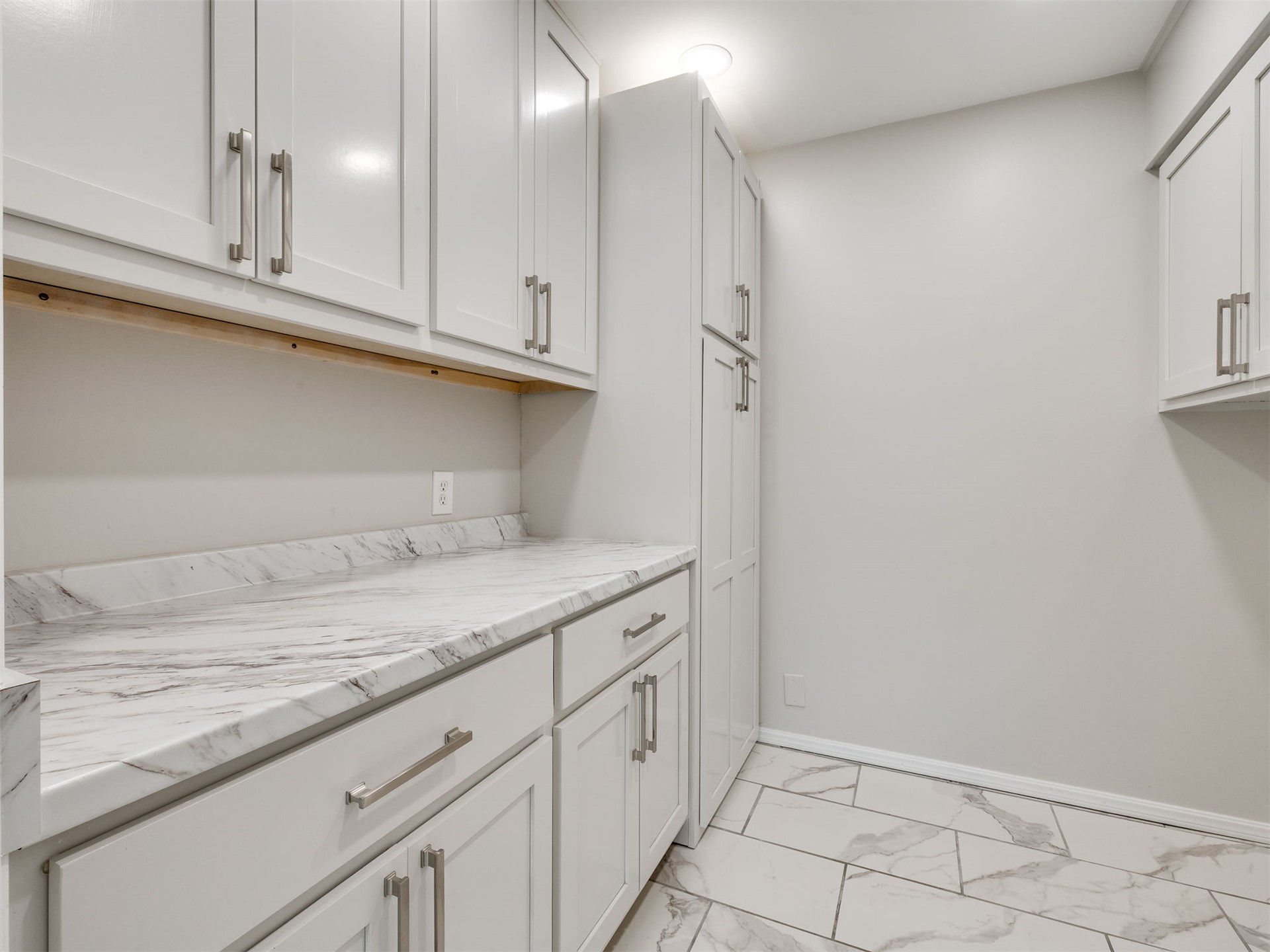 2979 E 77th Place Property Photo 17