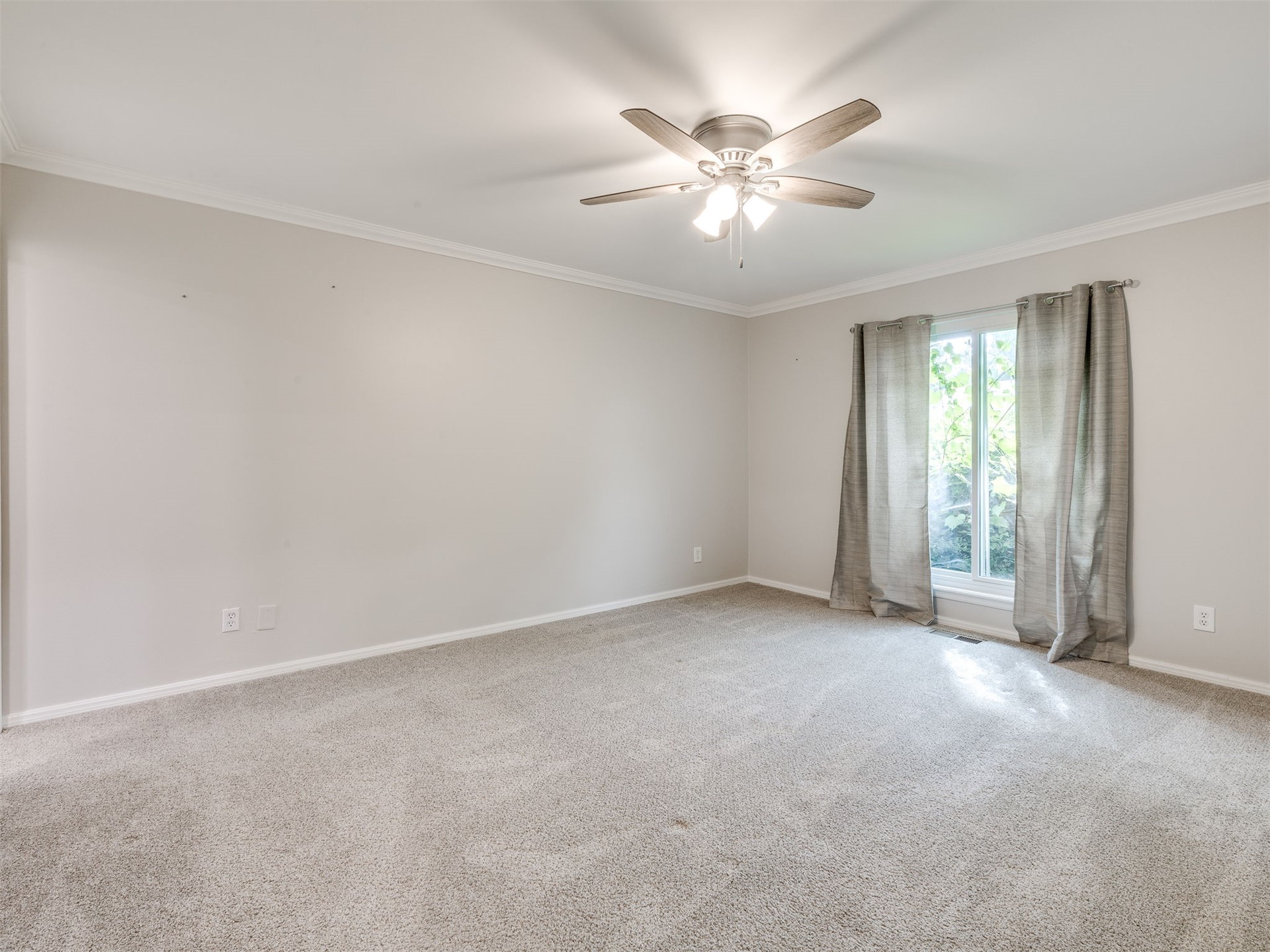 2979 E 77th Place Property Photo 18