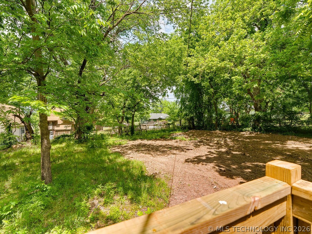 810 W 2nd Property Photo 37