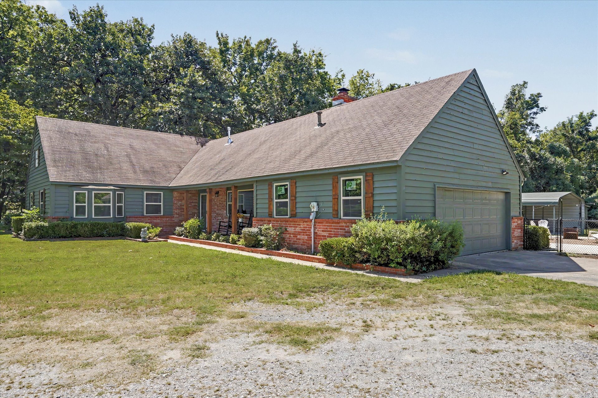 30324 S Pine Ridge Road Property Photo 3