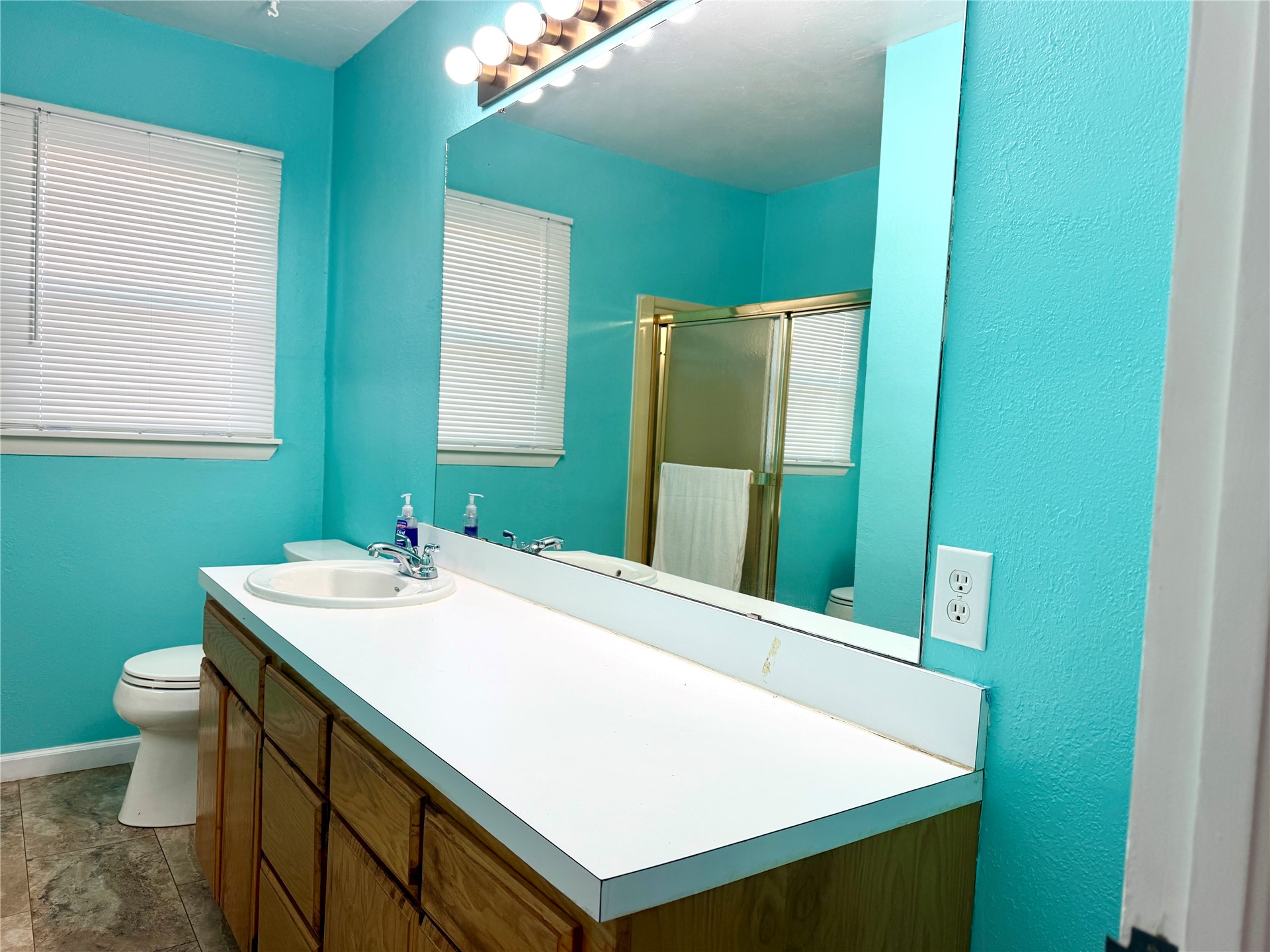 17 E Norma Avenue Property Photo 18