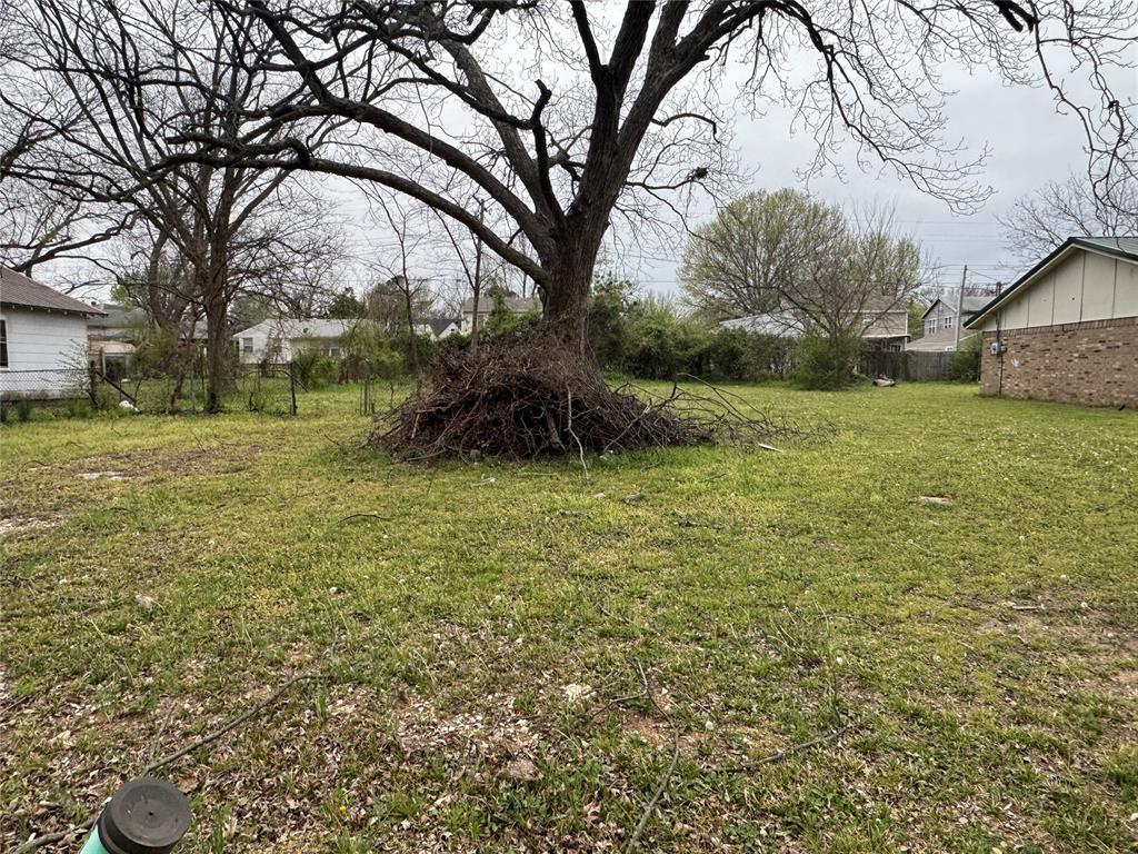 1215 N Gessel Street Property Photo 1