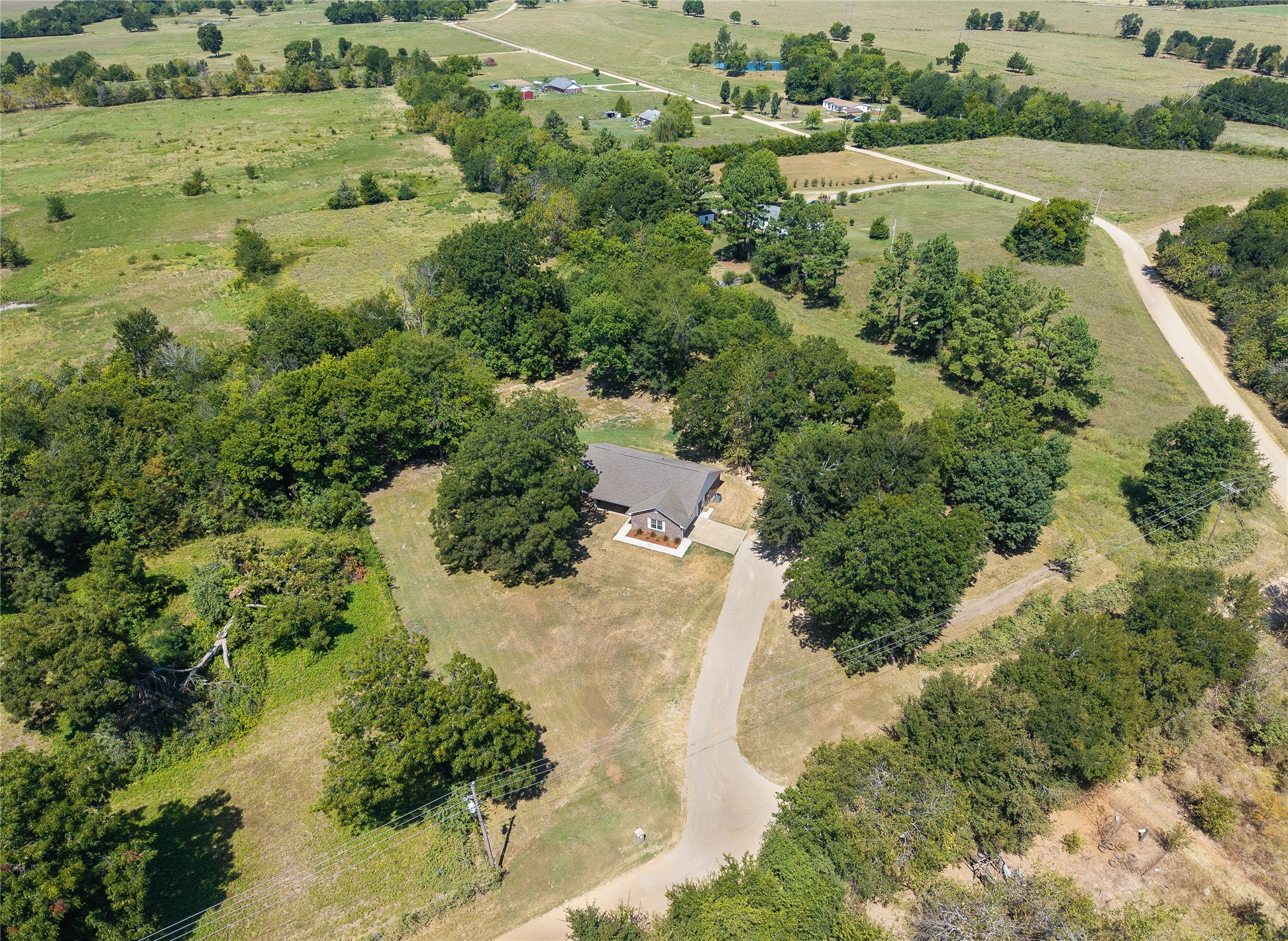 858 N 4243 Road Property Photo 2