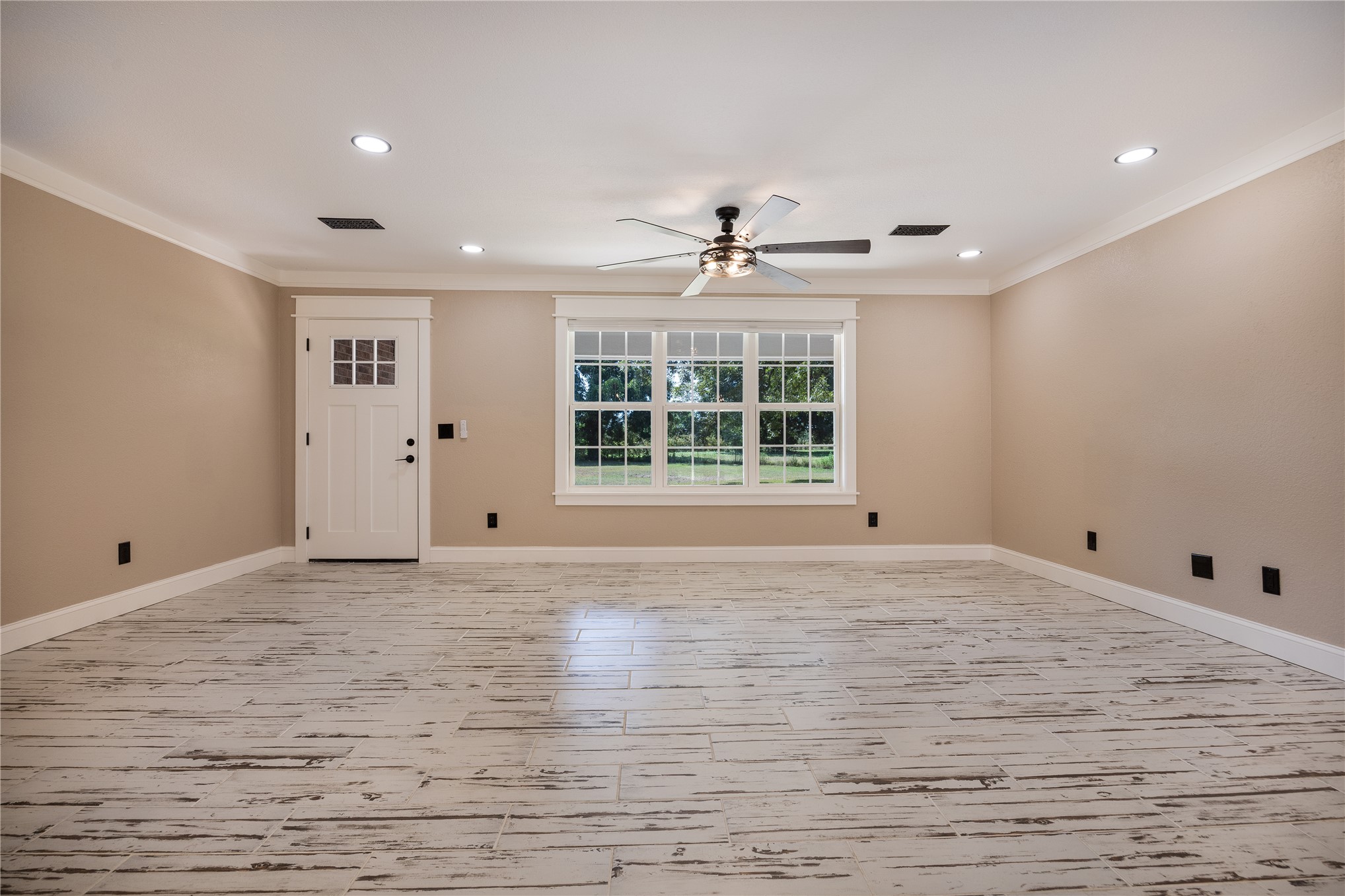 858 N 4243 Road Property Photo 10