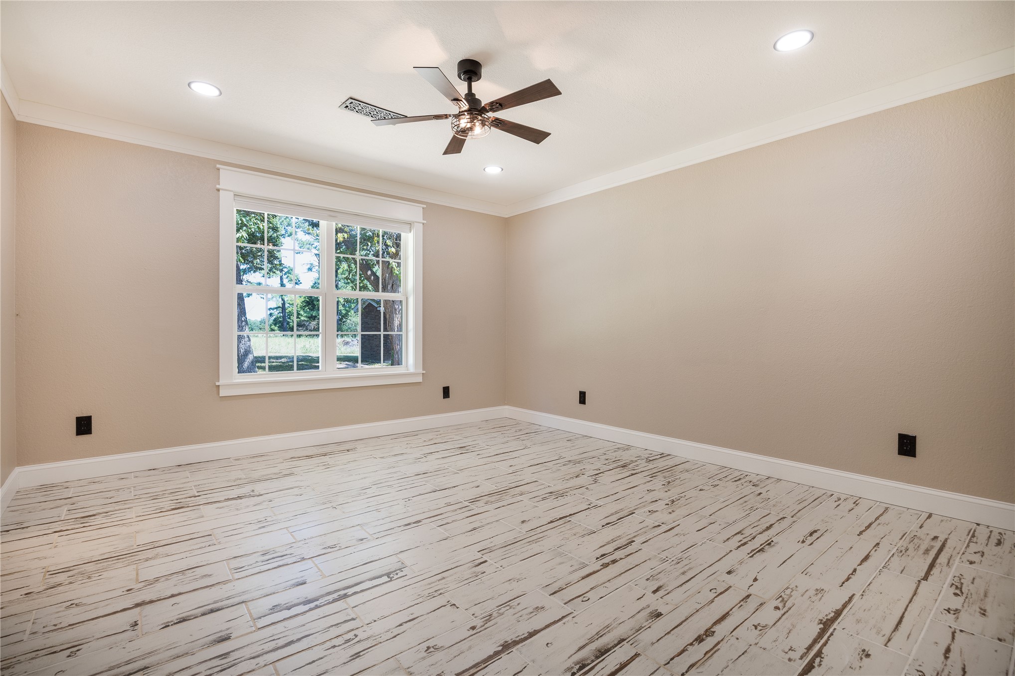 858 N 4243 Road Property Photo 12