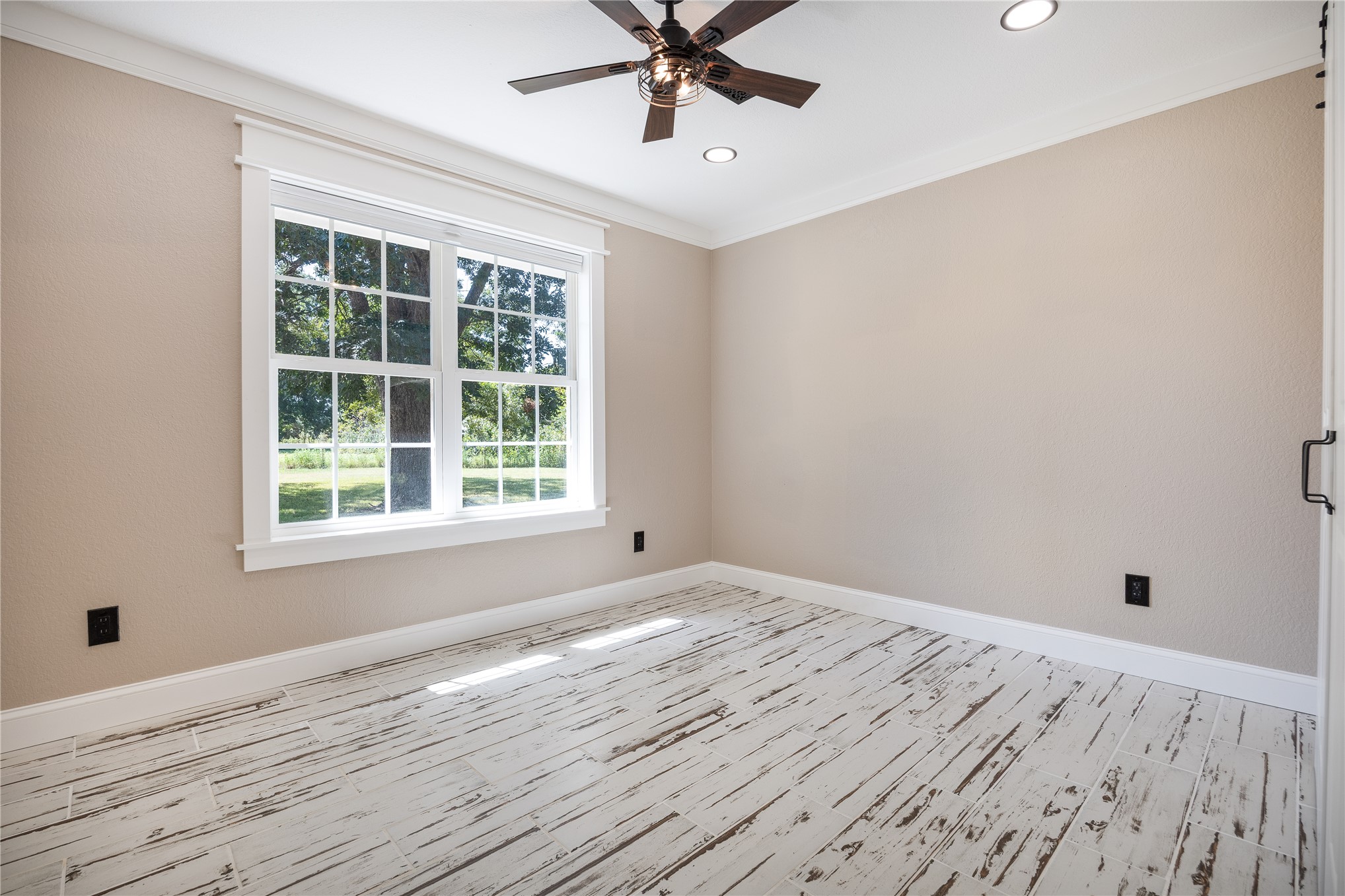 858 N 4243 Road Property Photo 16