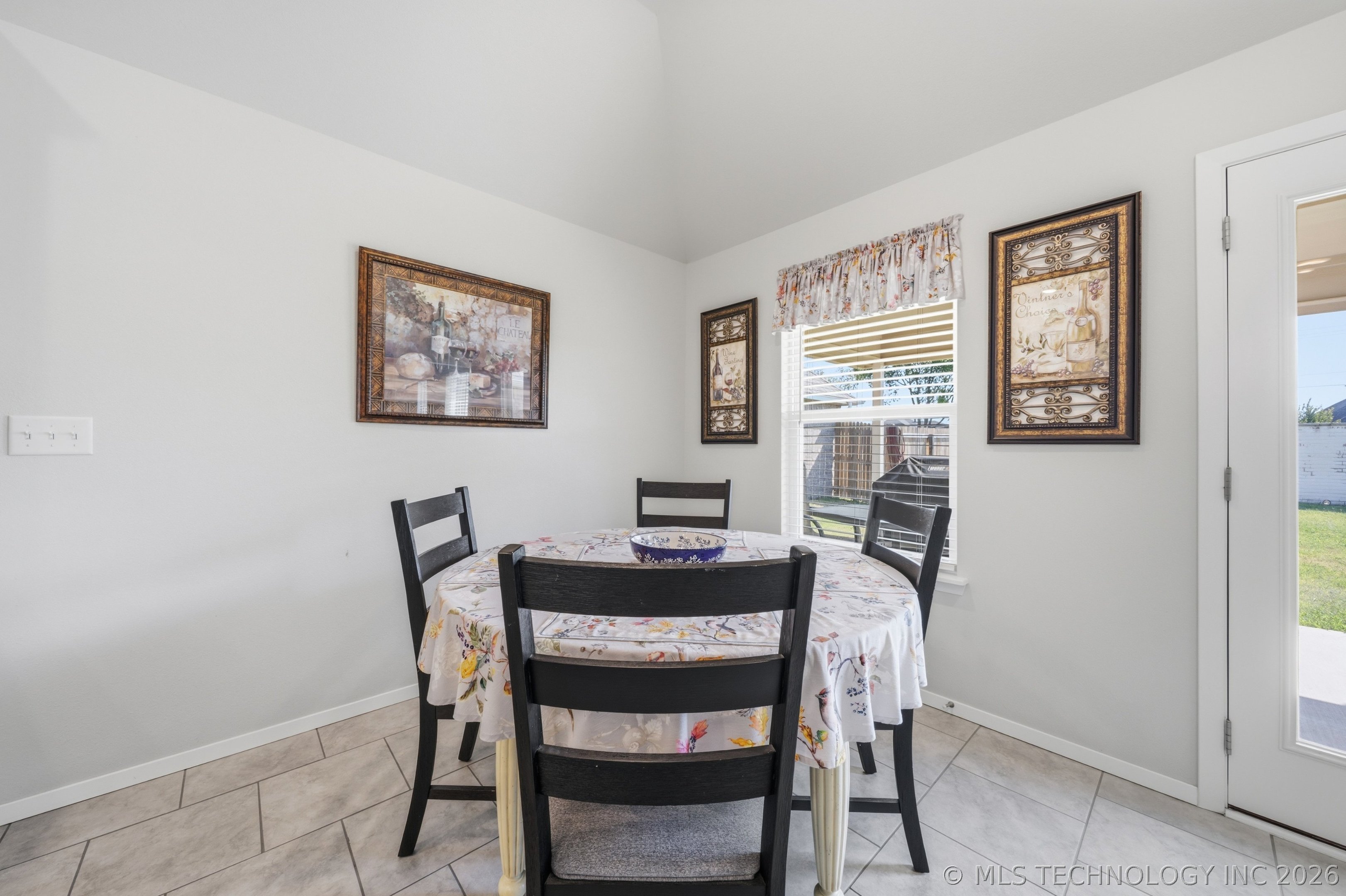 12323 S Oxford Avenue Property Photo 16
