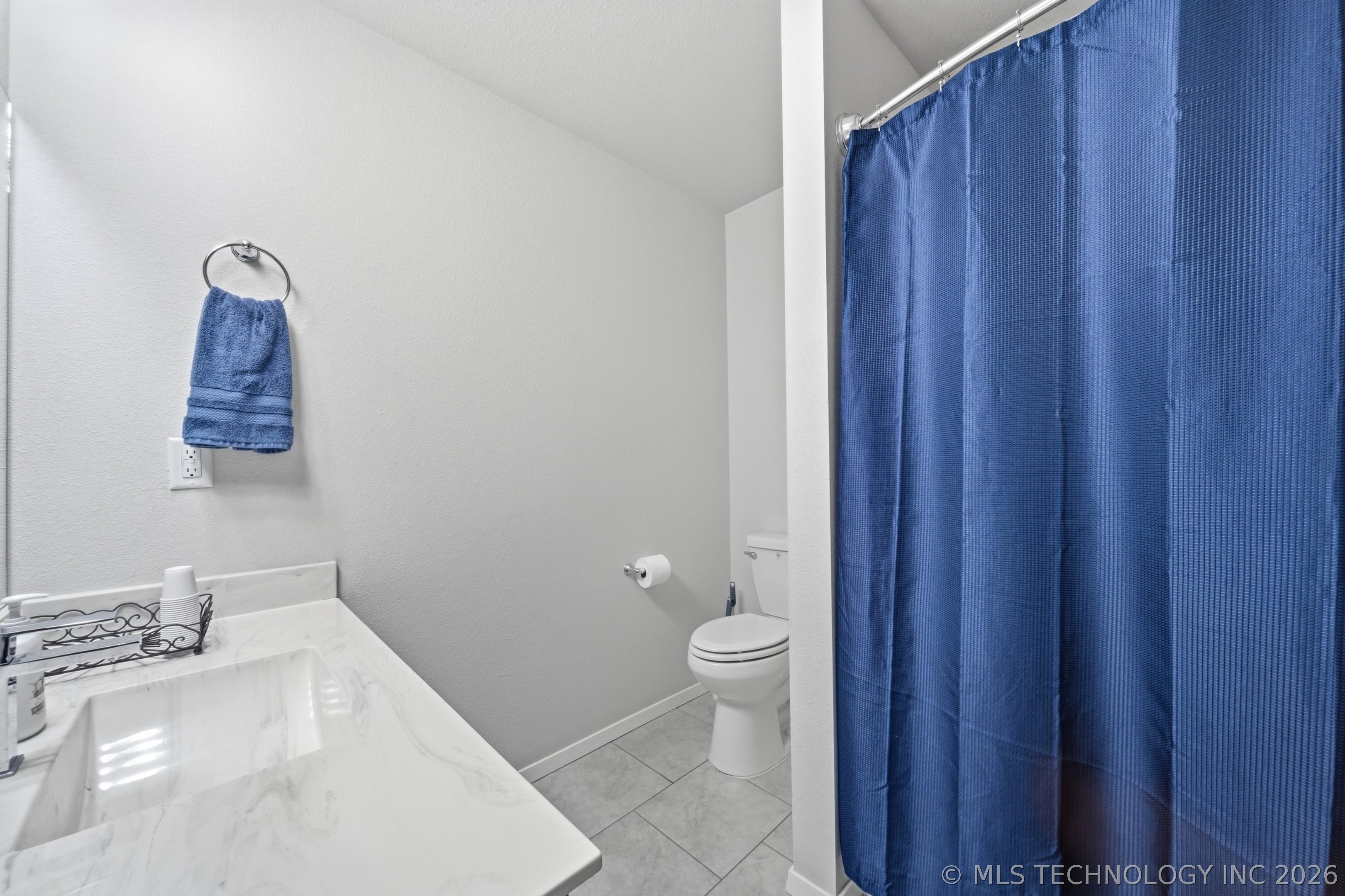 12323 S Oxford Avenue Property Photo 29