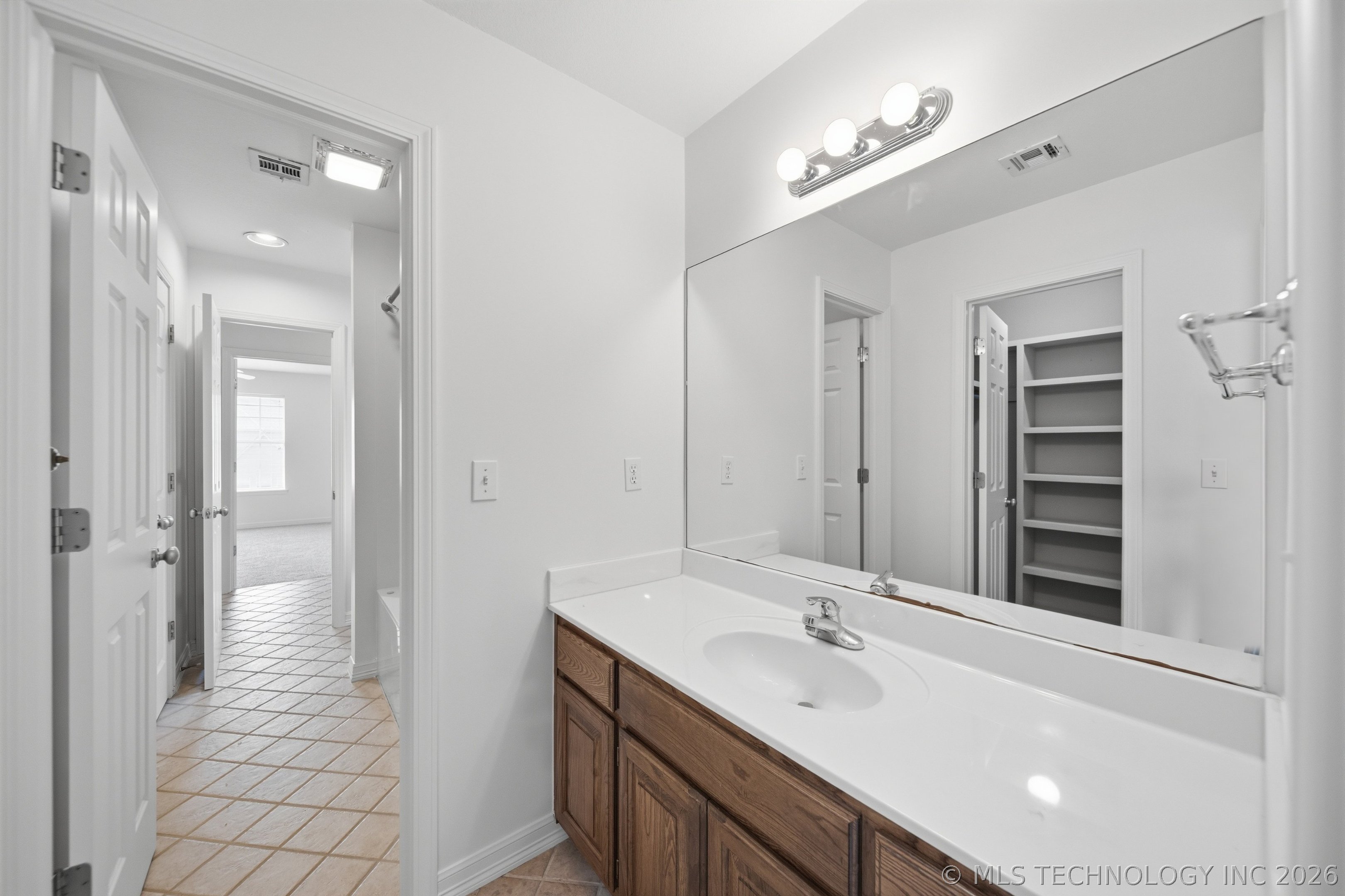 8752 E 102nd Street Property Photo 28