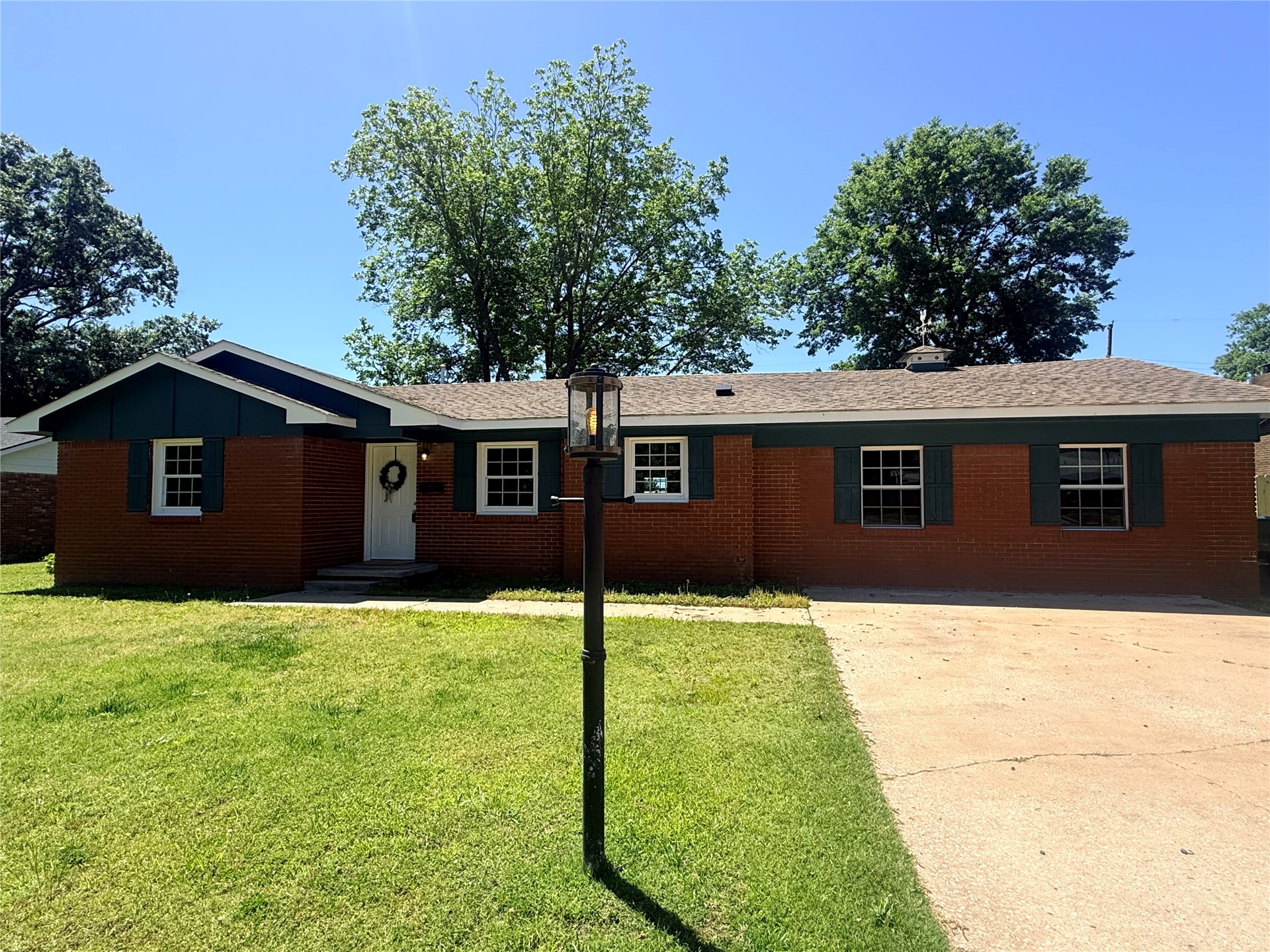 221 Rodman Circle Property Photo 1