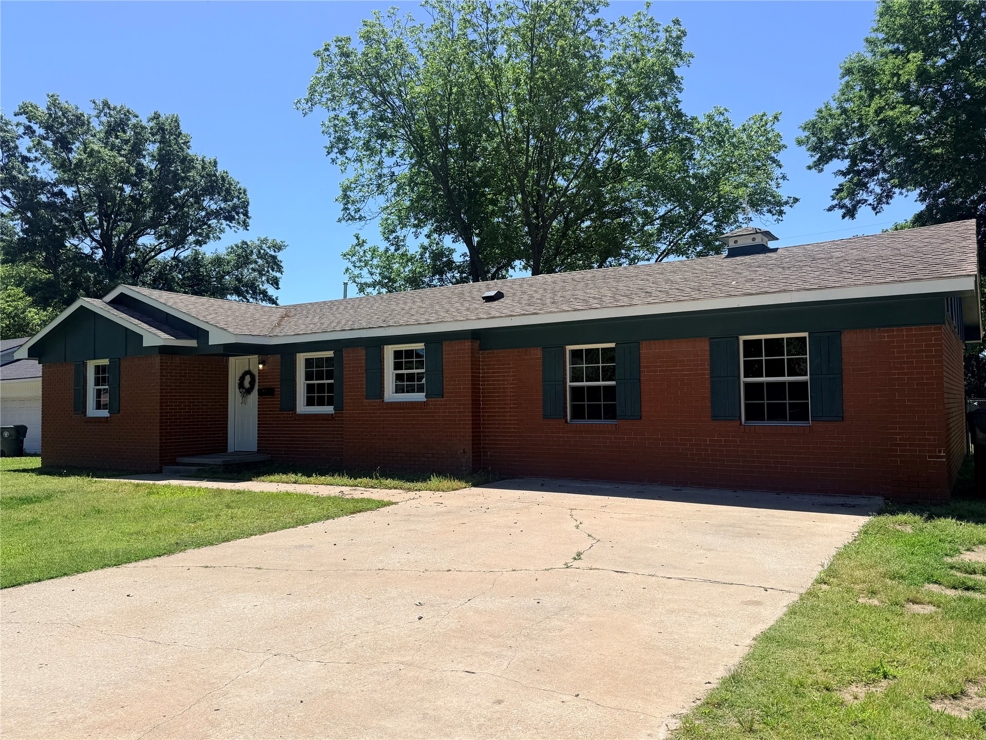 221 Rodman Circle Property Photo 3