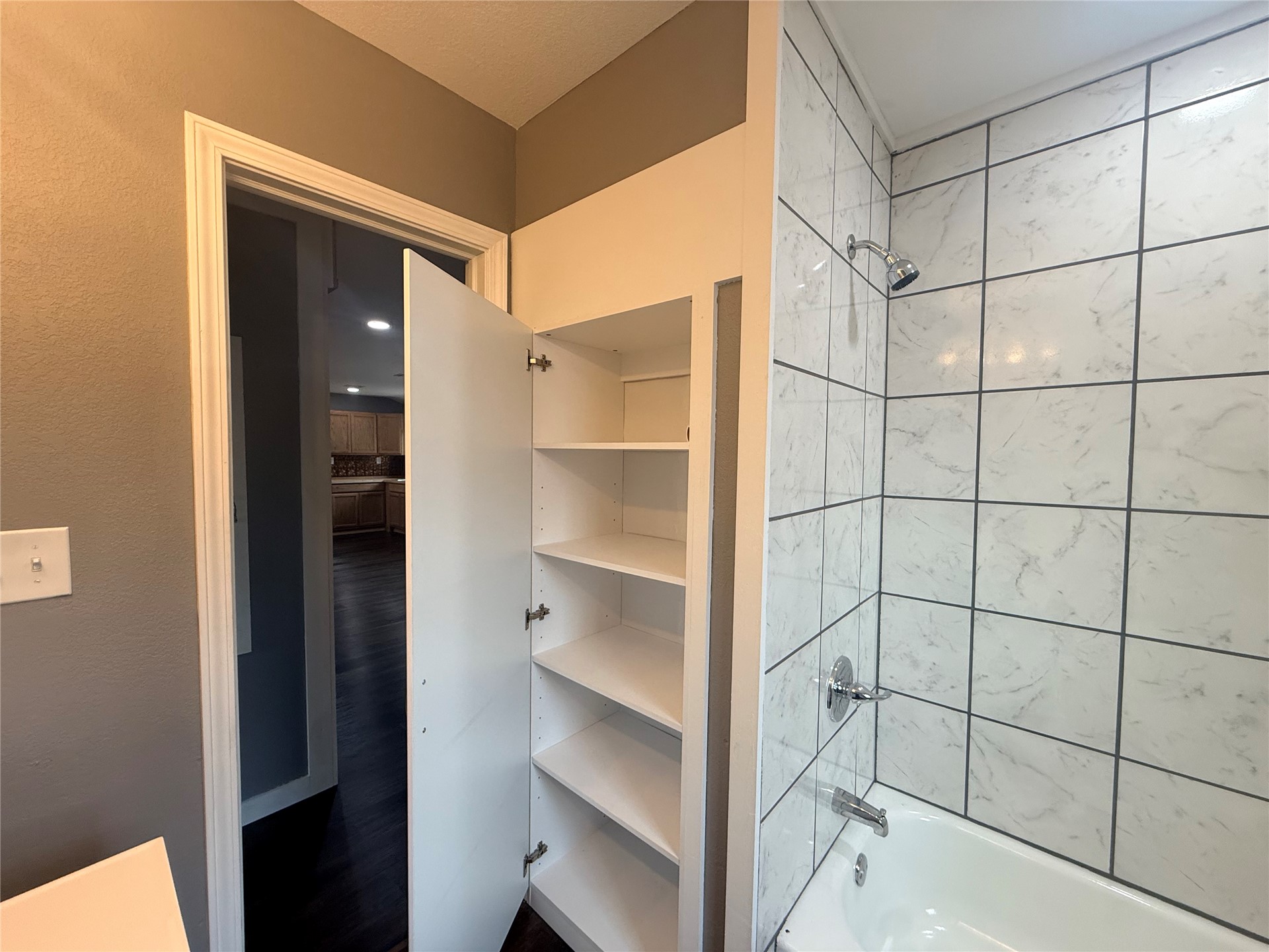 221 Rodman Circle Property Photo 22