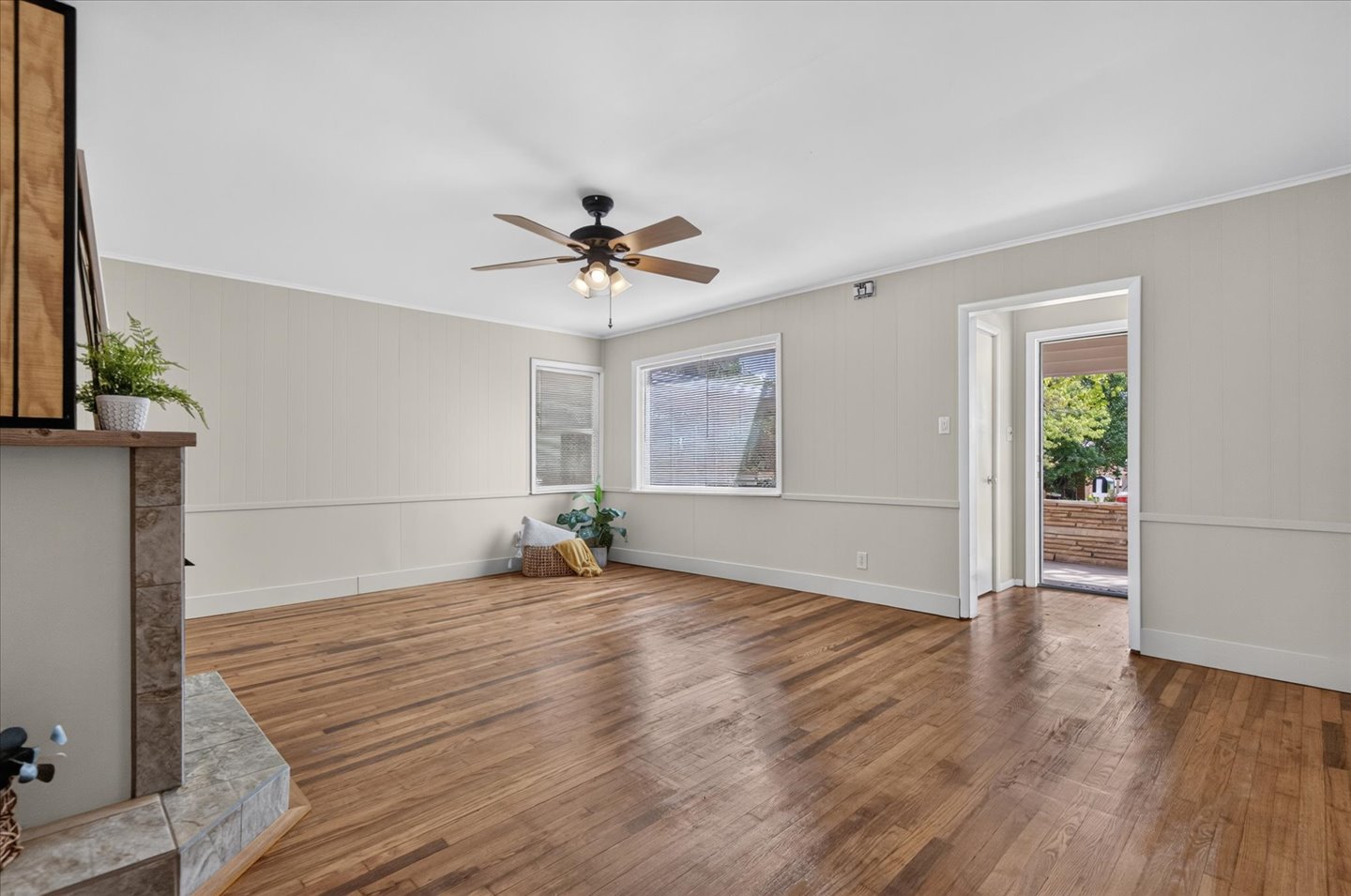 1237 S Maple Avenue Property Photo 6