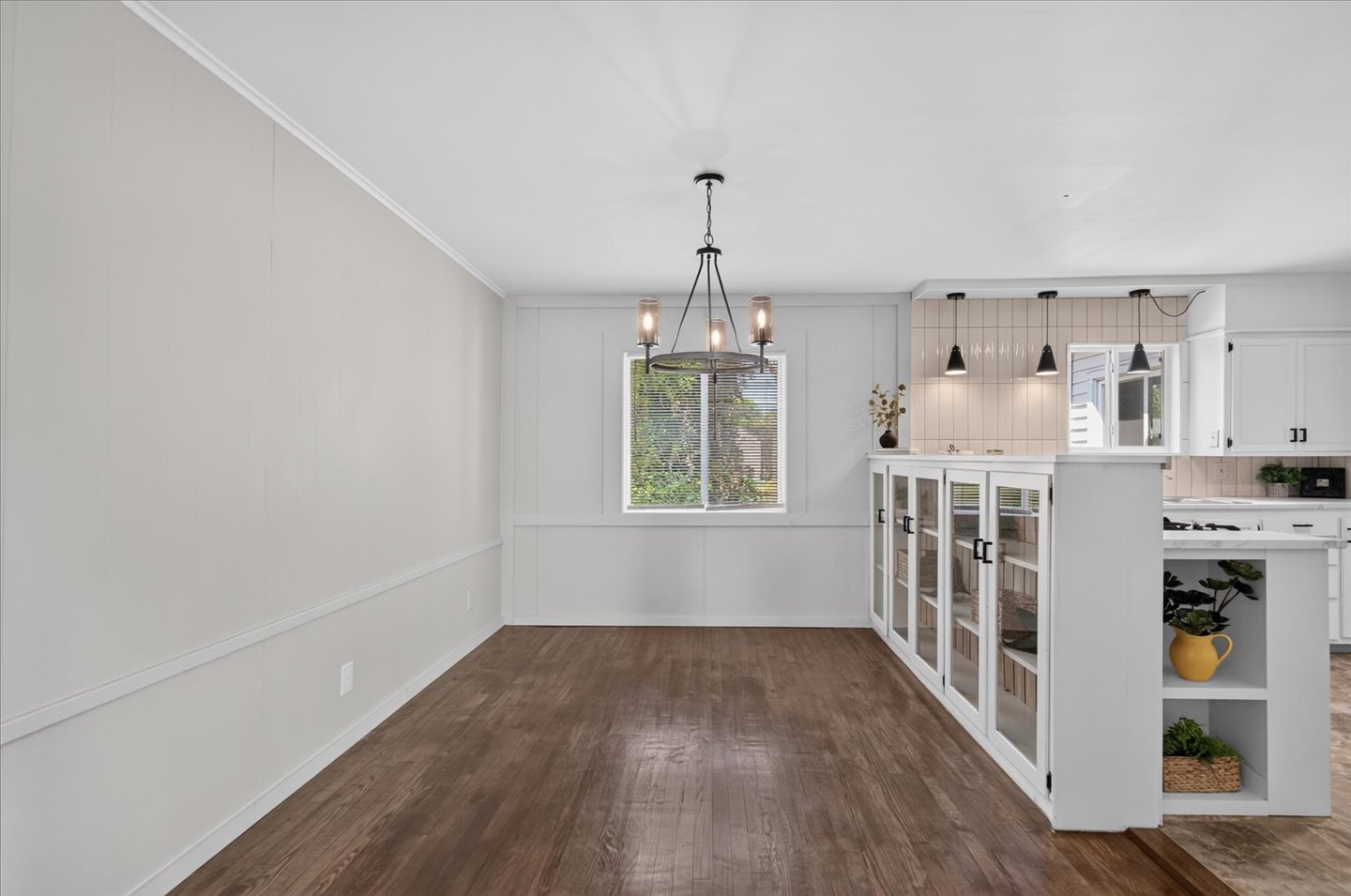 1237 S Maple Avenue Property Photo 8