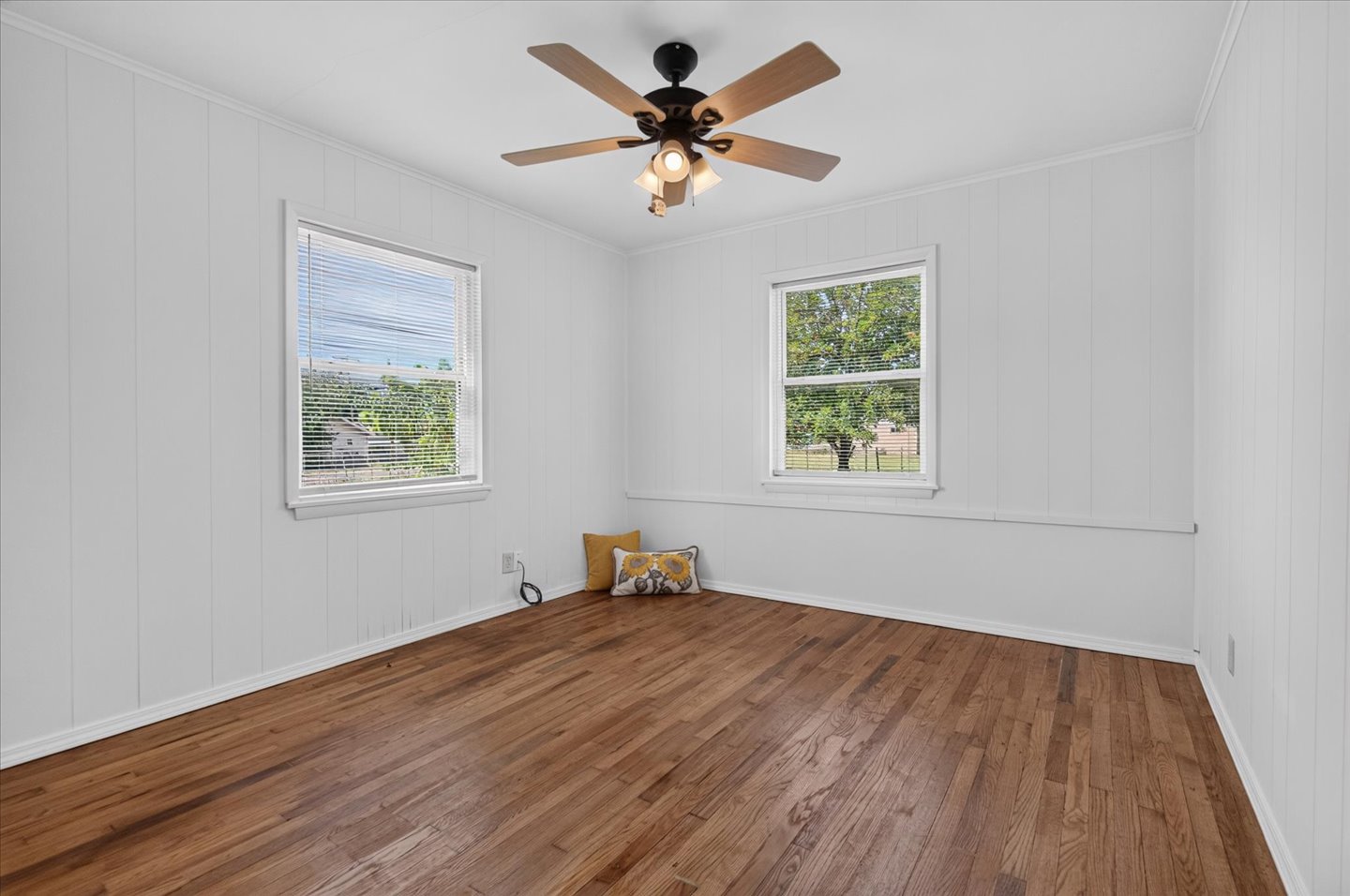 1237 S Maple Avenue Property Photo 15
