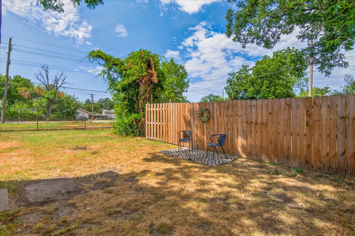 1237 S Maple Avenue Property Photo 28