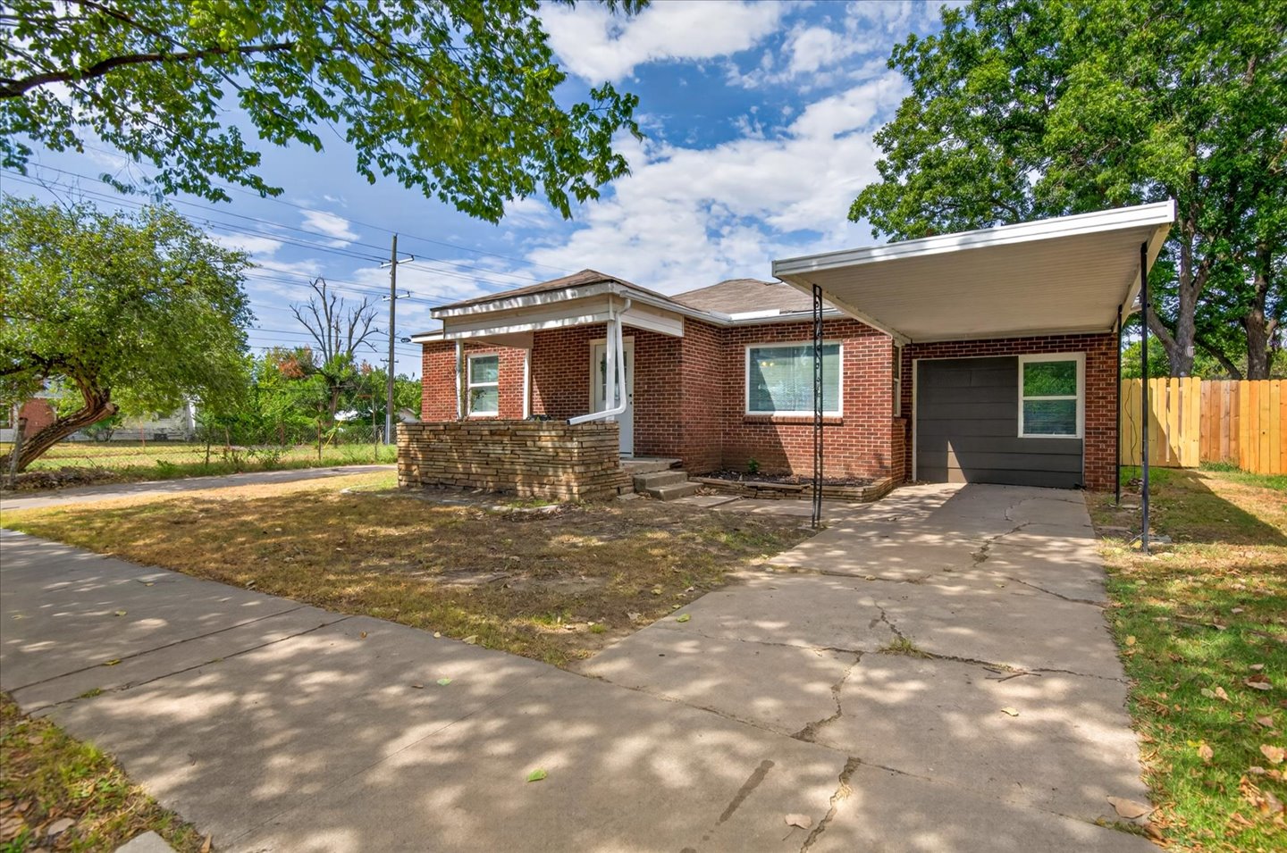1237 S Maple Avenue Property Photo 33