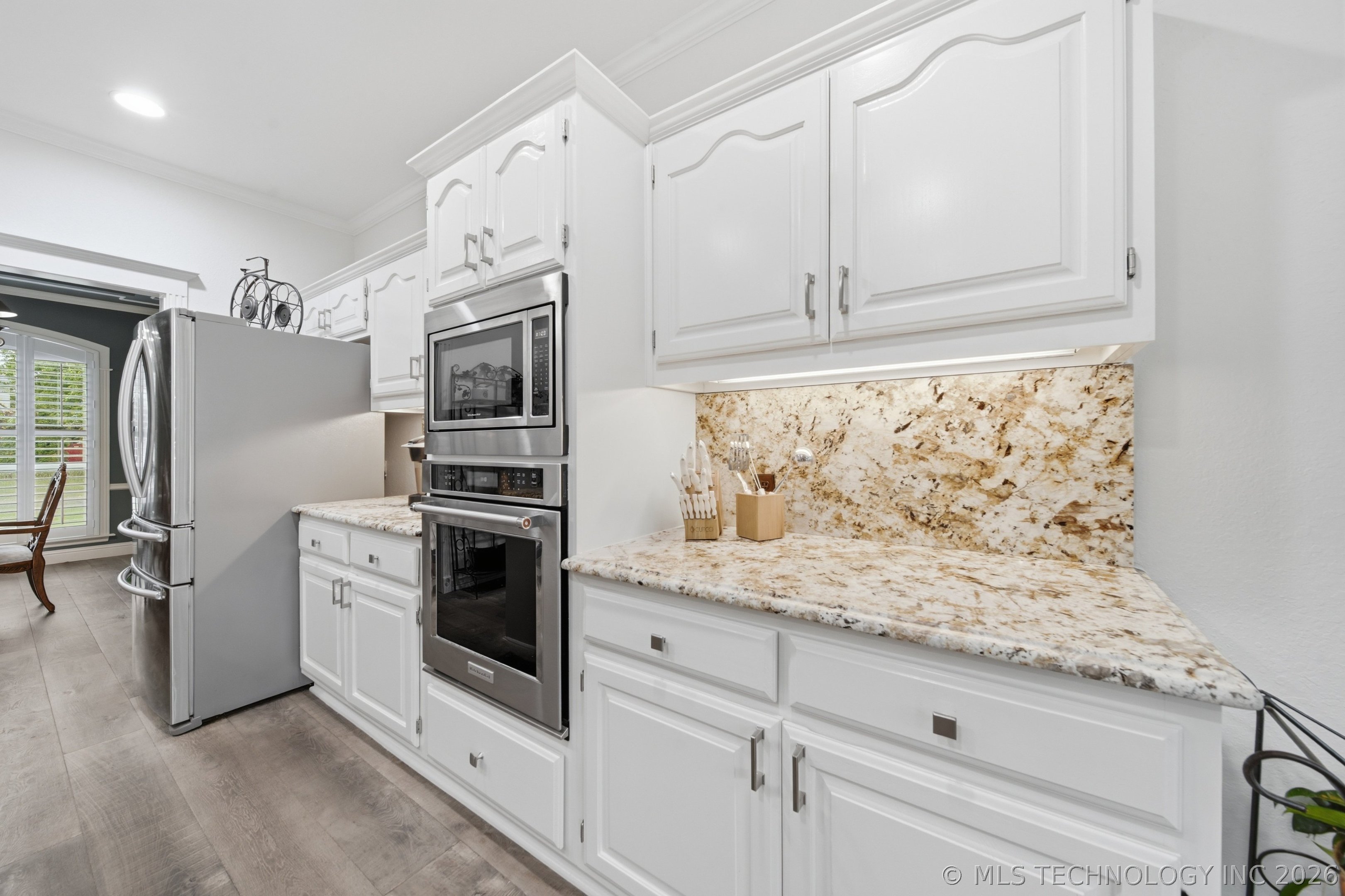 3705 W Urbana Street Property Photo 14