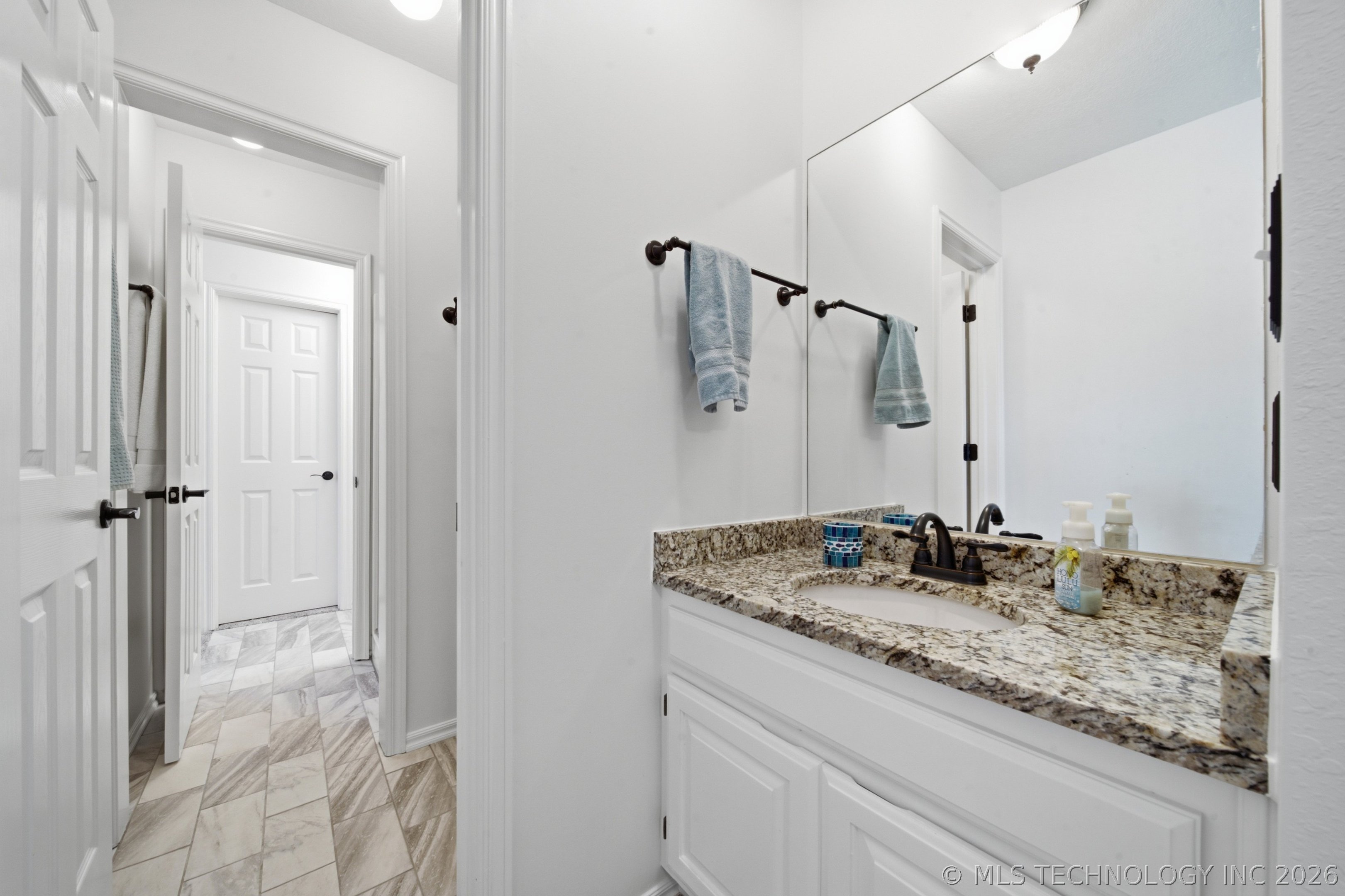 3705 W Urbana Street Property Photo 28