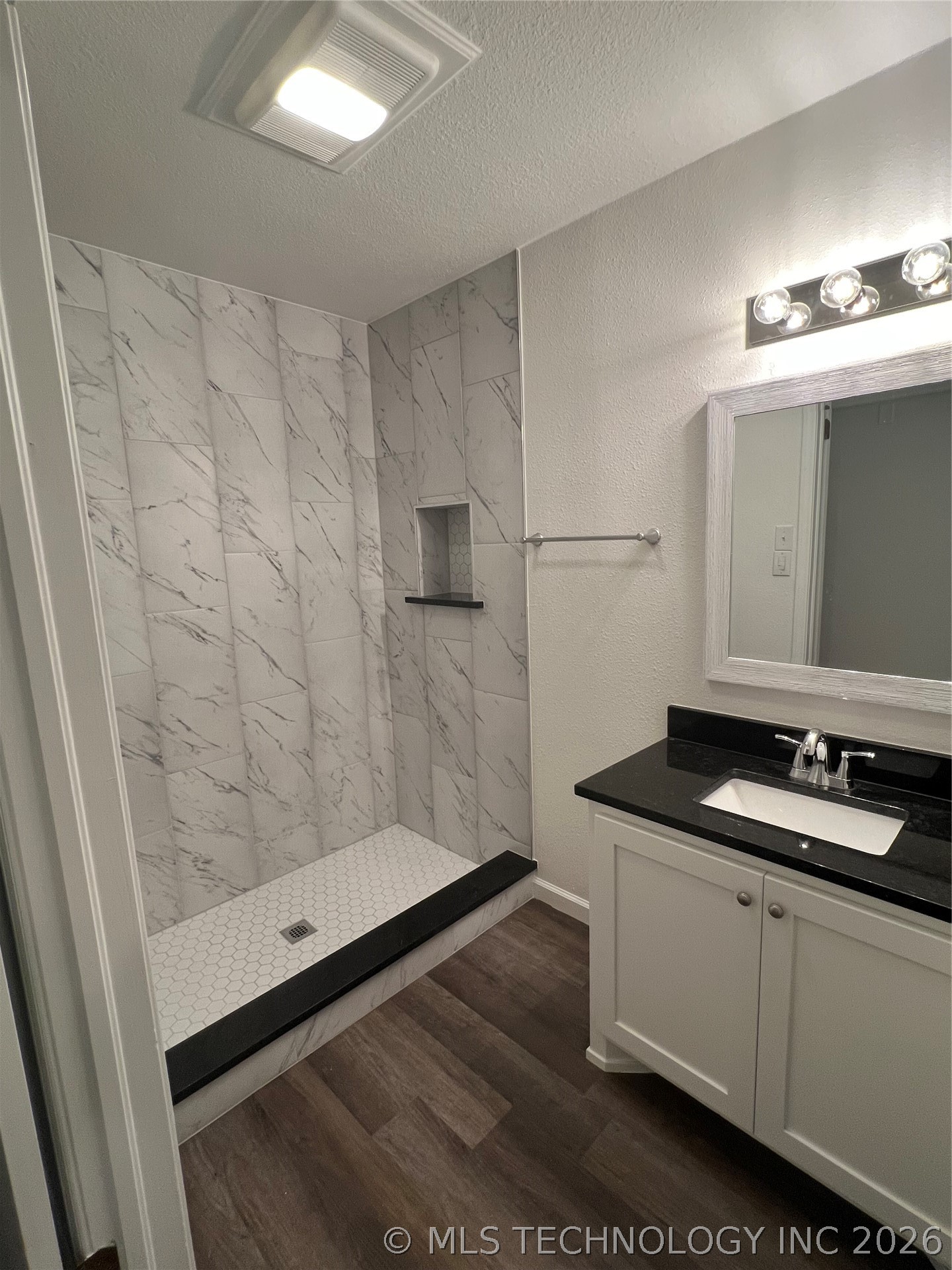 13115 E 39th Street Property Photo 6