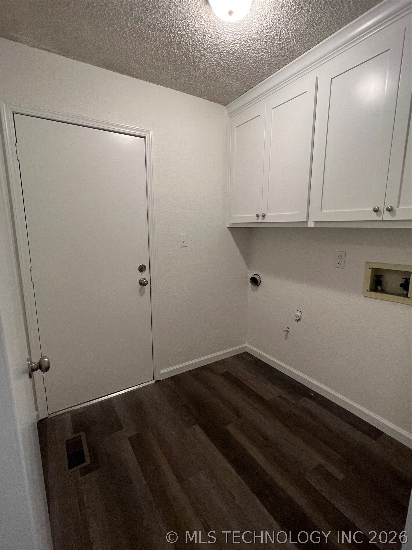 13115 E 39th Street Property Photo 8