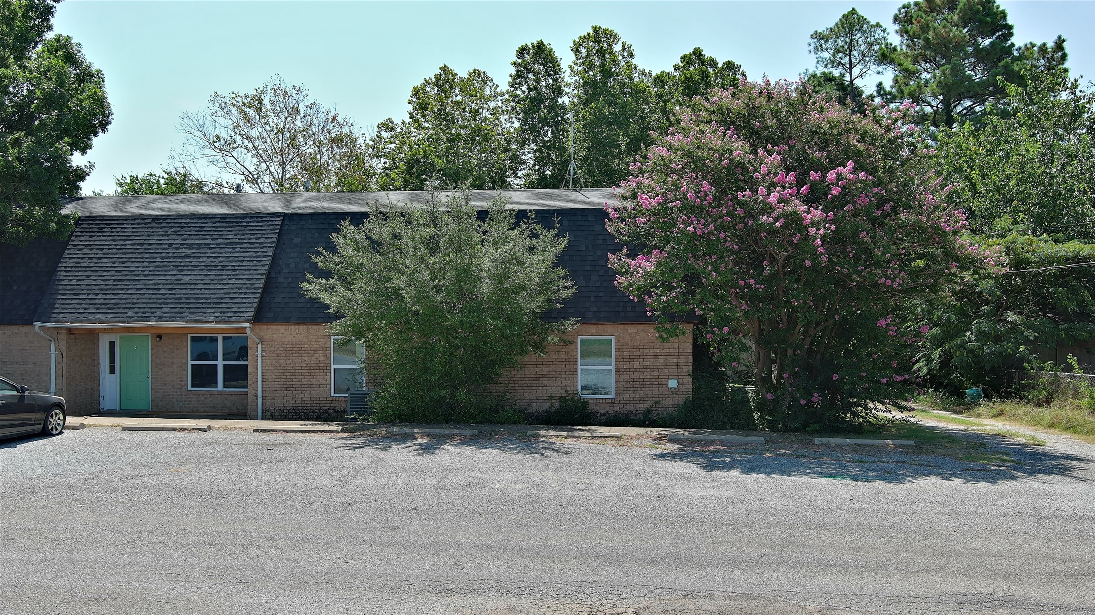 608 Beshears Property Photo 5