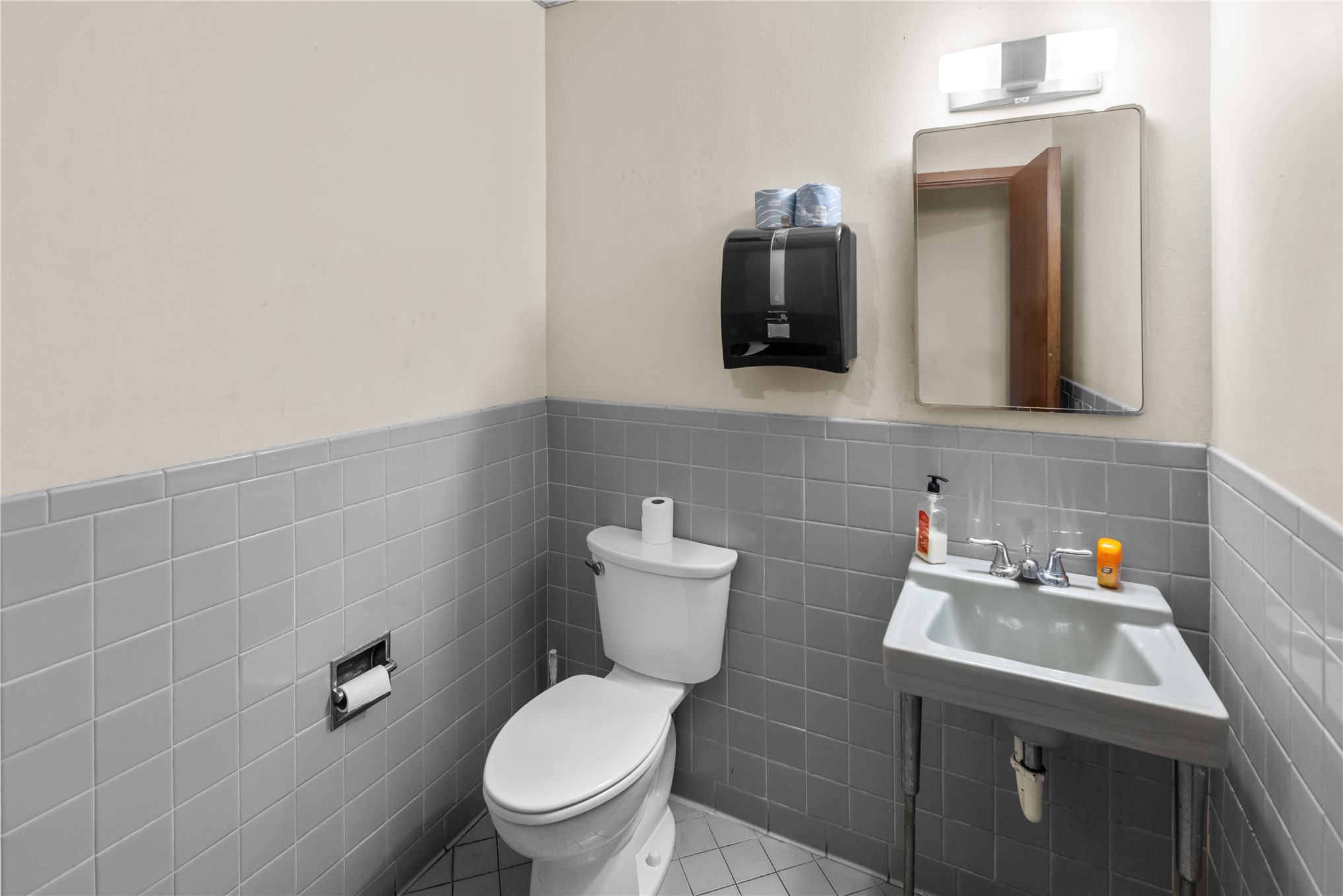 128 E Jackson Street Property Photo 19