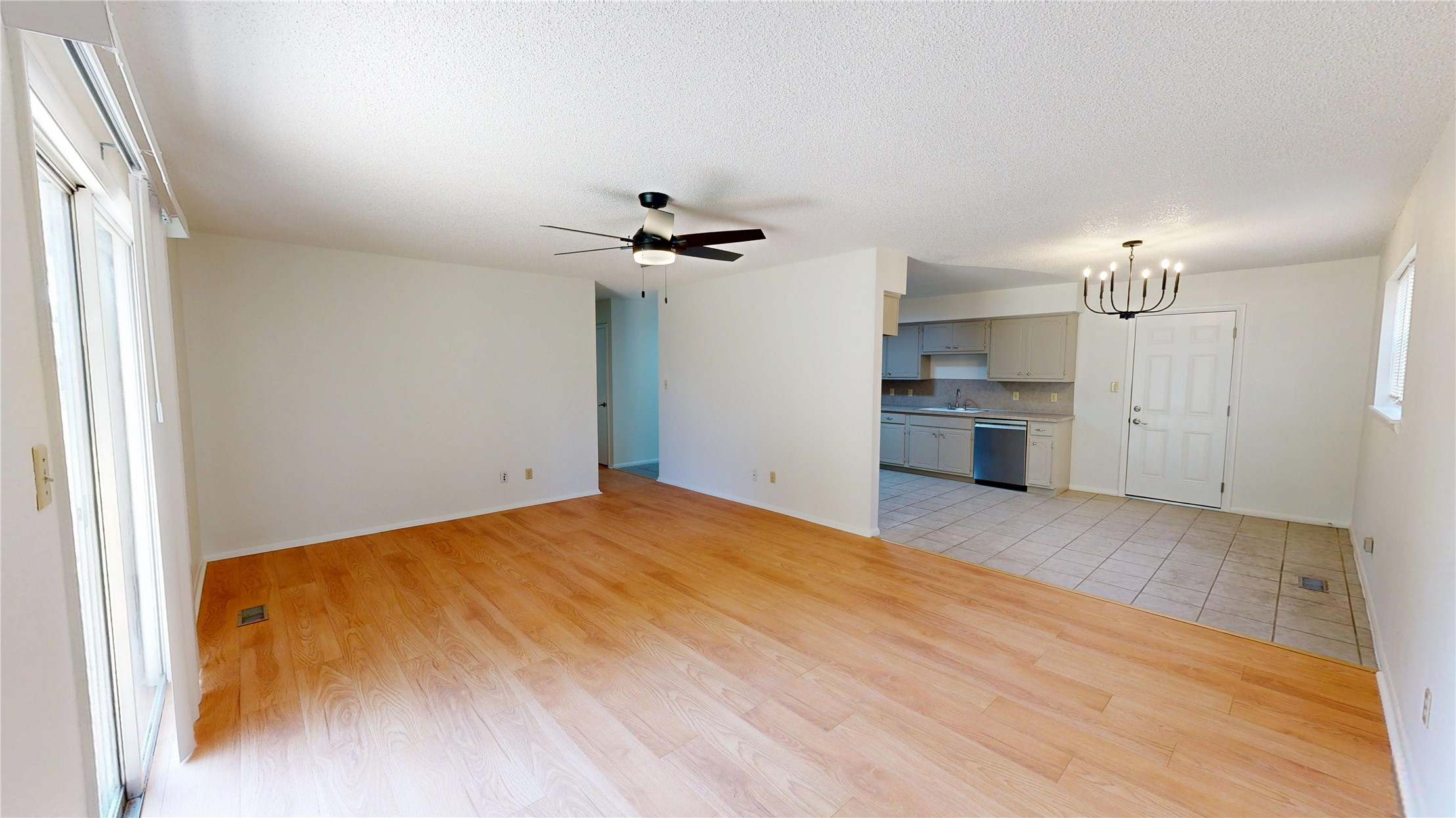 503 W C Street Property Photo 4