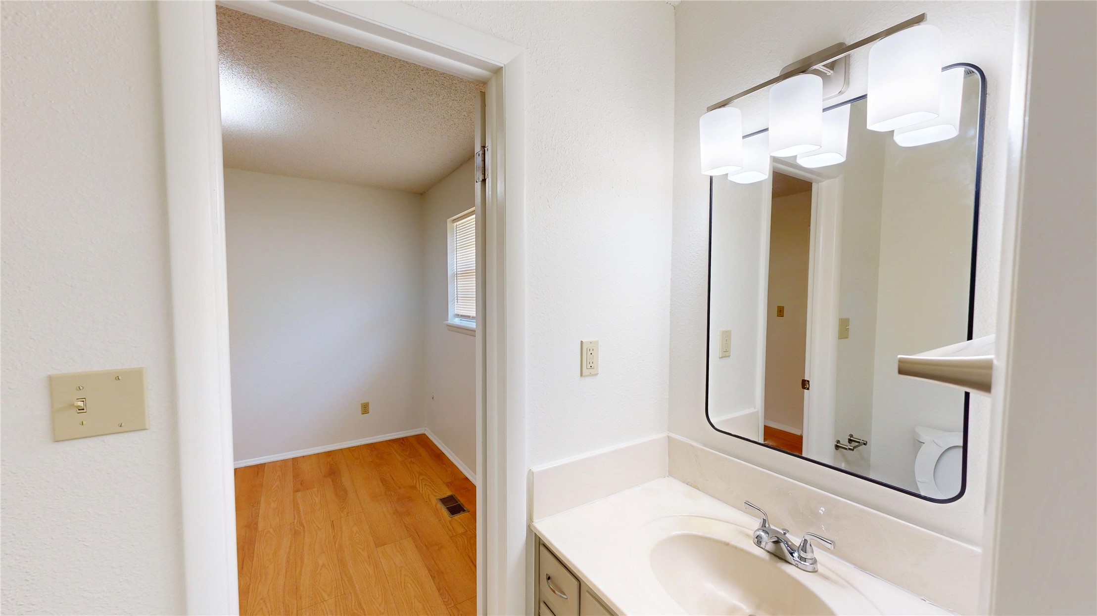 503 W C Street Property Photo 12