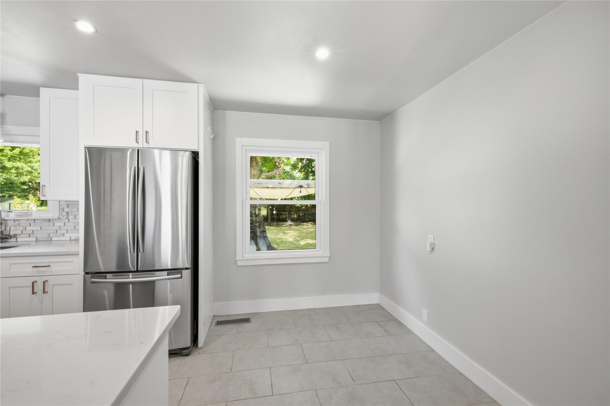 2429 S Marion Avenue Property Photo 5
