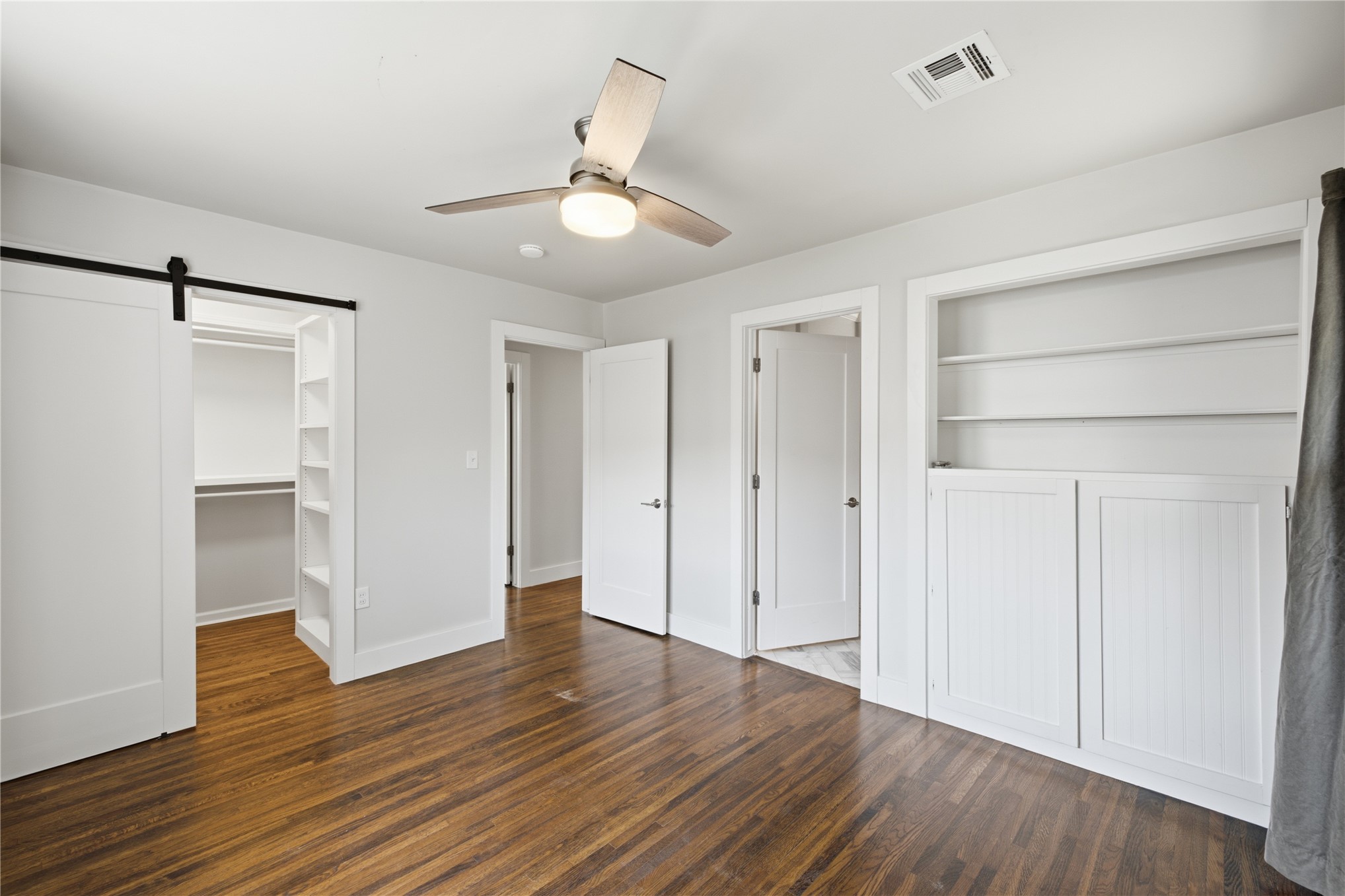 2429 S Marion Avenue Property Photo 9