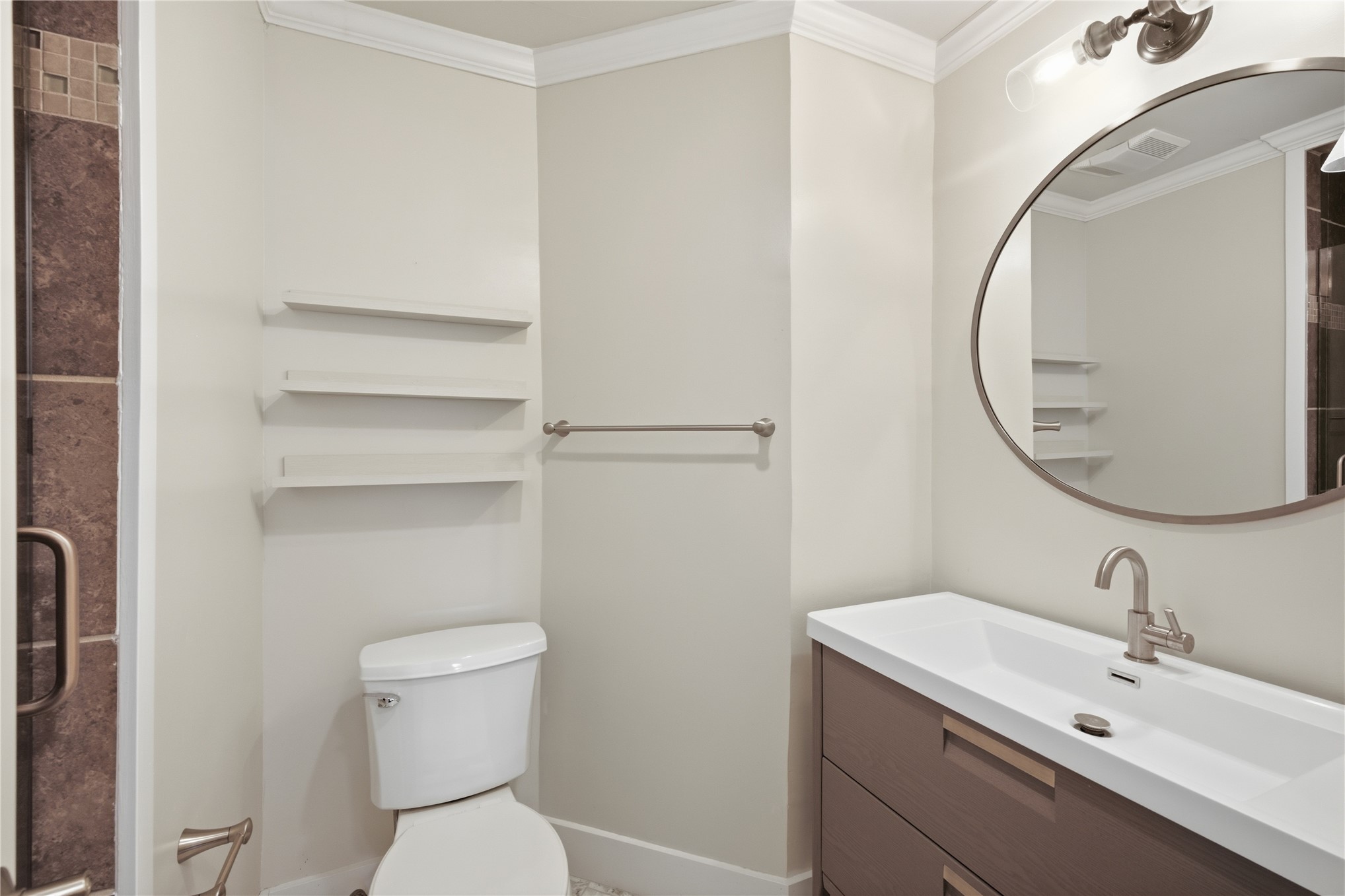 2429 S Marion Avenue Property Photo 15