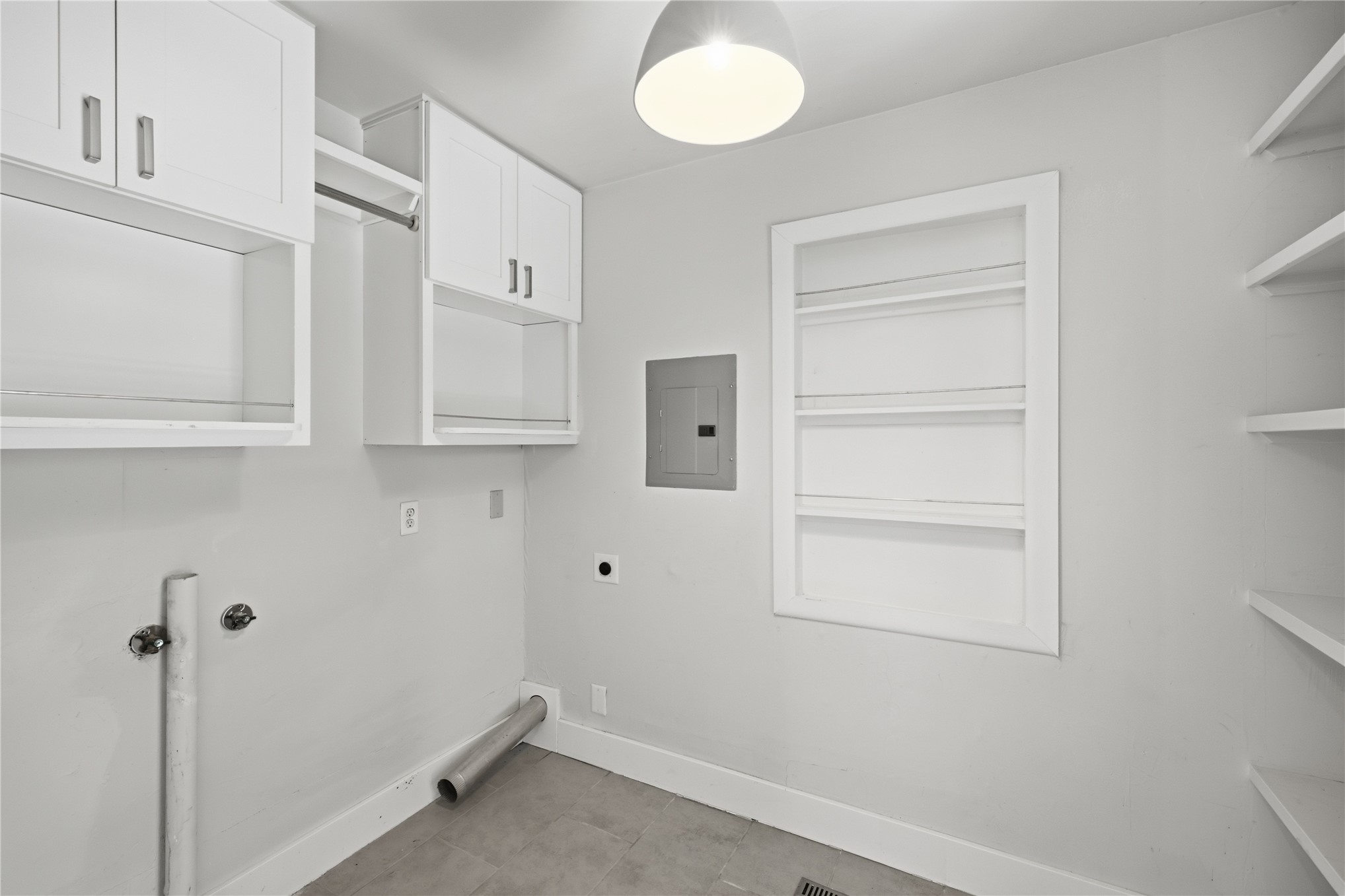 2429 S Marion Avenue Property Photo 16