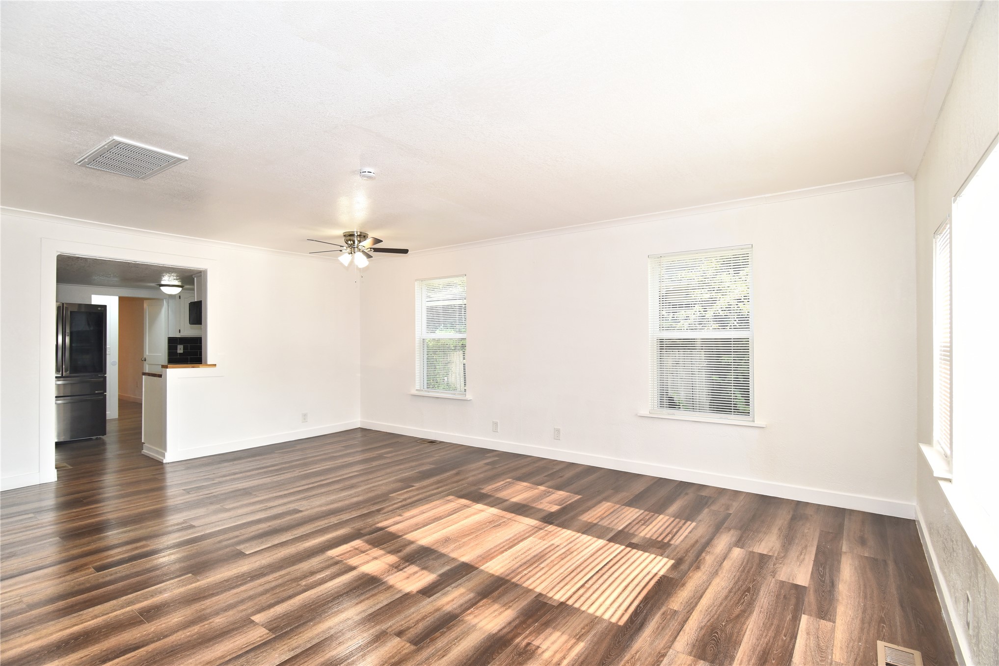 2128 N Saint Louis Avenue Property Photo 3