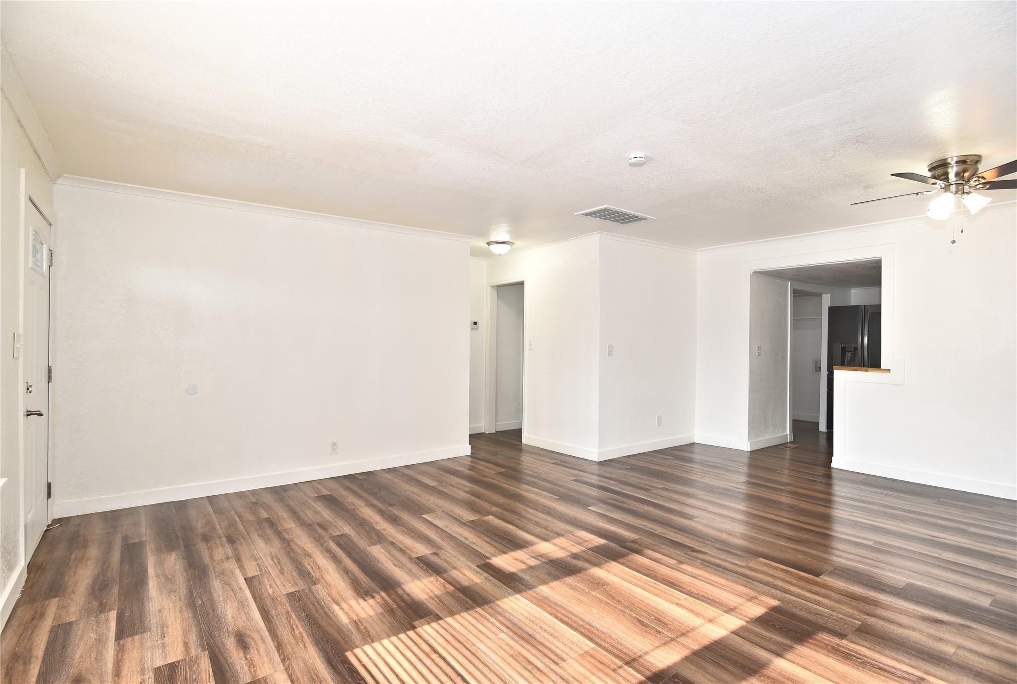 2128 N Saint Louis Avenue Property Photo 4