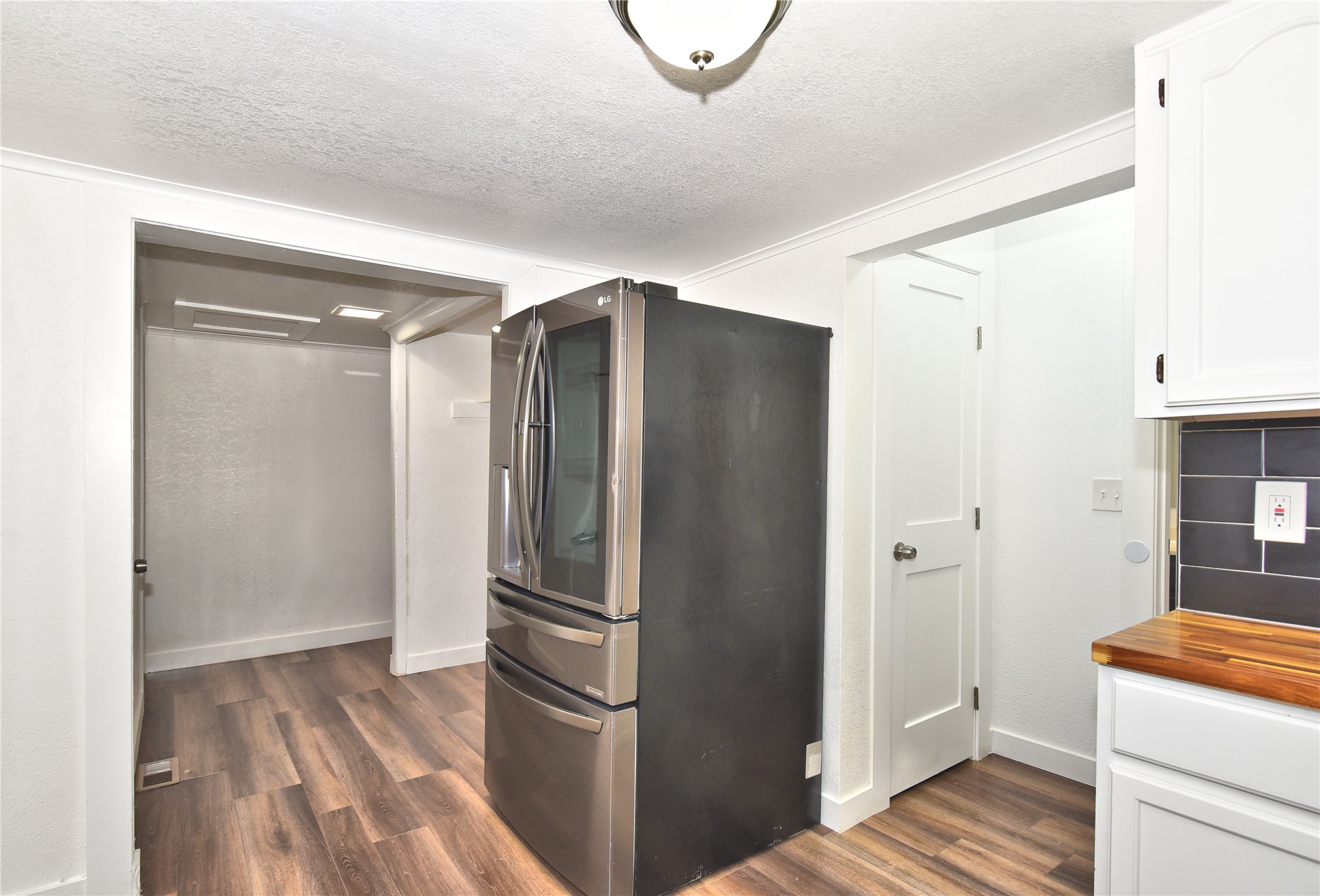 2128 N Saint Louis Avenue Property Photo 8