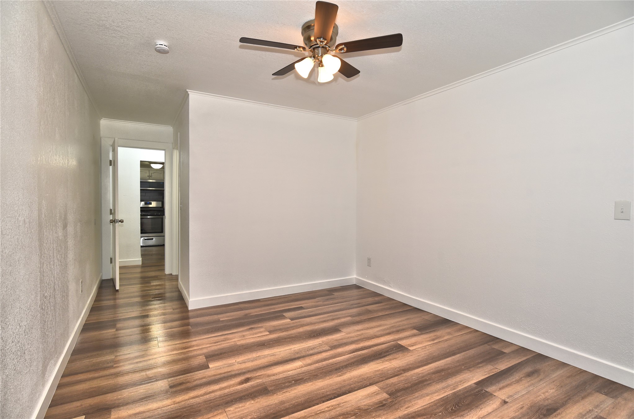 2128 N Saint Louis Avenue Property Photo 13